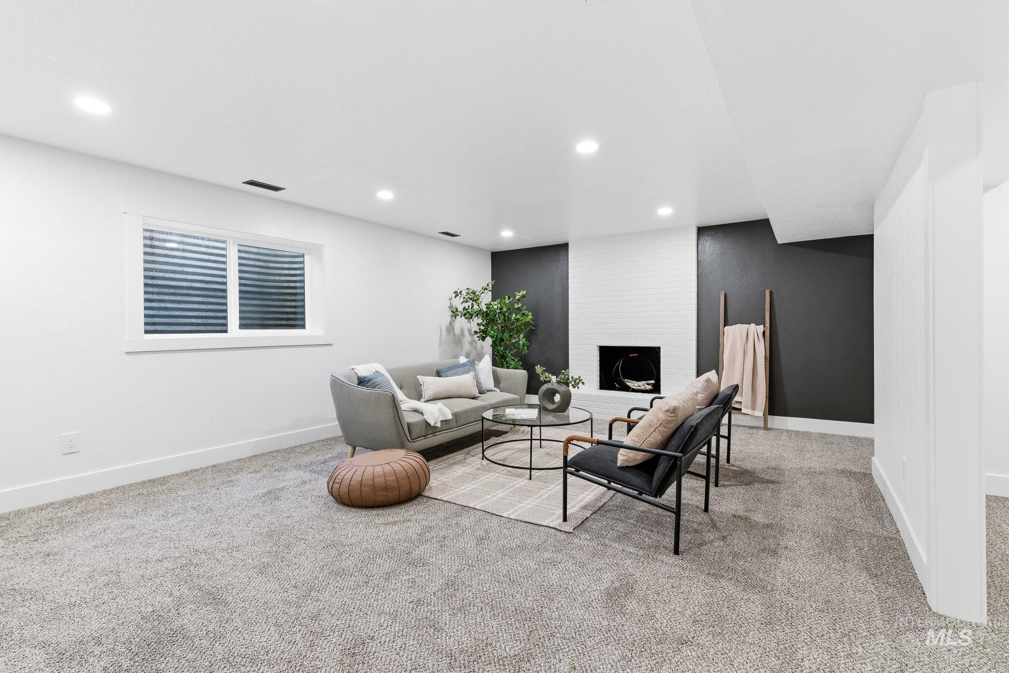 3917 N Erick Ln, Boise, Idaho 83704, 6 Bedrooms, 3 Bathrooms, Residential For Sale, Price $699,990,MLS 98984046