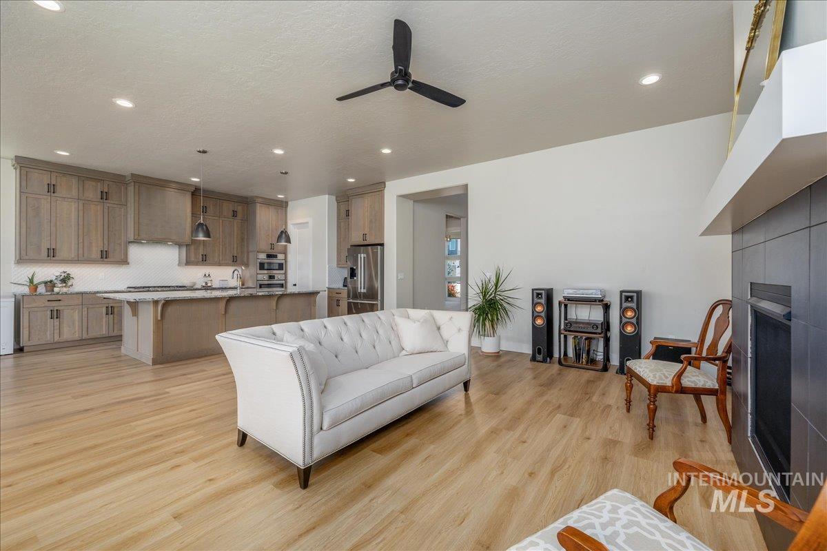 5562 S Zaivcla Ave., Meridian, Idaho 83642, 4 Bedrooms, 4 Bathrooms, Residential For Sale, Price $854,500,MLS 98984047