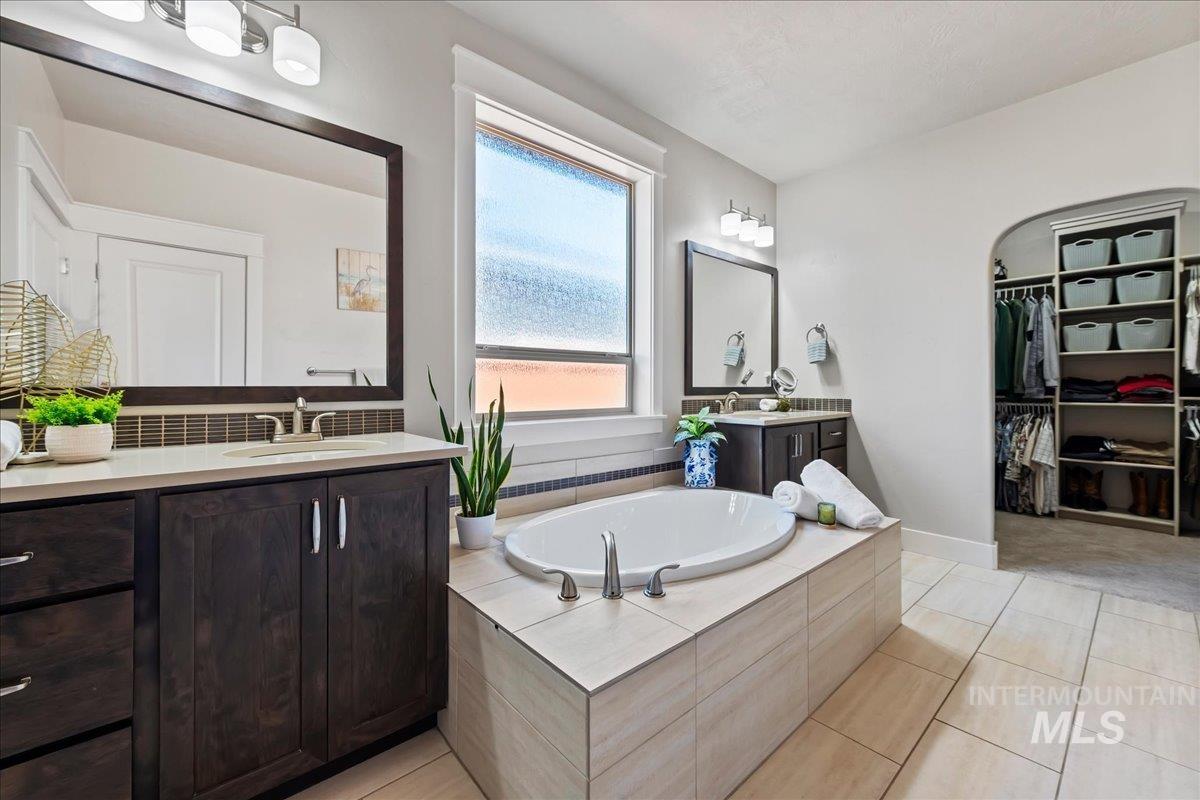 9279 W Wildbranch, Star, Idaho 83669, 3 Bedrooms, 2.5 Bathrooms, Residential For Sale, Price $779,900, 98984049