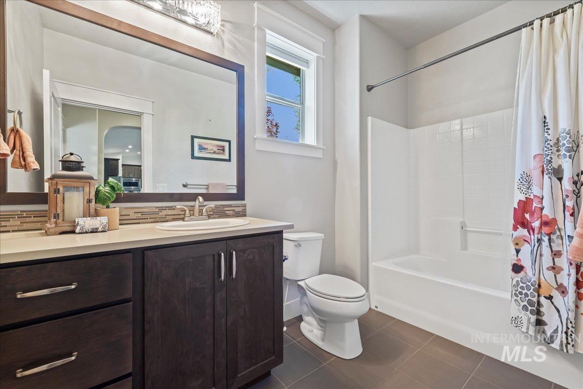 9279 W Wildbranch, Star, Idaho 83669, 3 Bedrooms, 2.5 Bathrooms, Residential For Sale, Price $779,900, 98984049