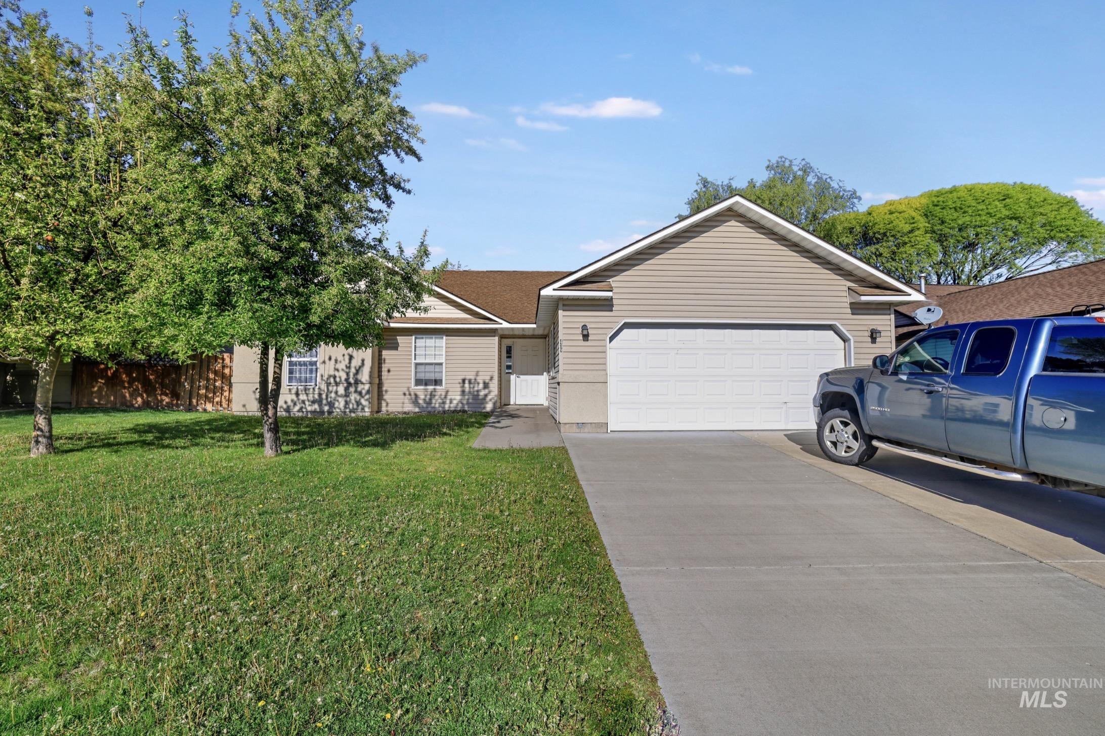 439 Meadowview Ln, Twin Falls, Idaho 83301, 4 Bedrooms, 2 Bathrooms, Residential For Sale, Price $375,000, 98984053