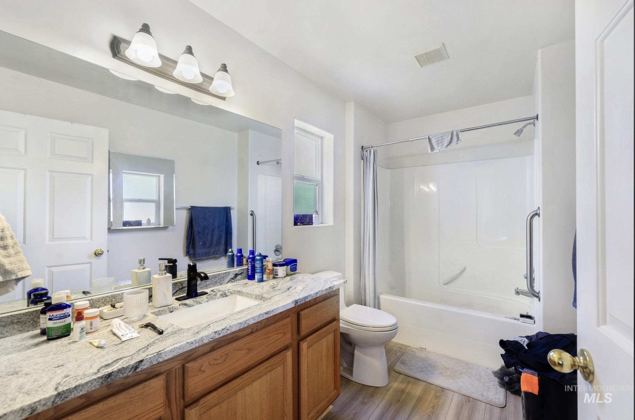 439 Meadowview Ln, Twin Falls, Idaho 83301, 4 Bedrooms, 2 Bathrooms, Residential For Sale, Price $375,000, 98984053