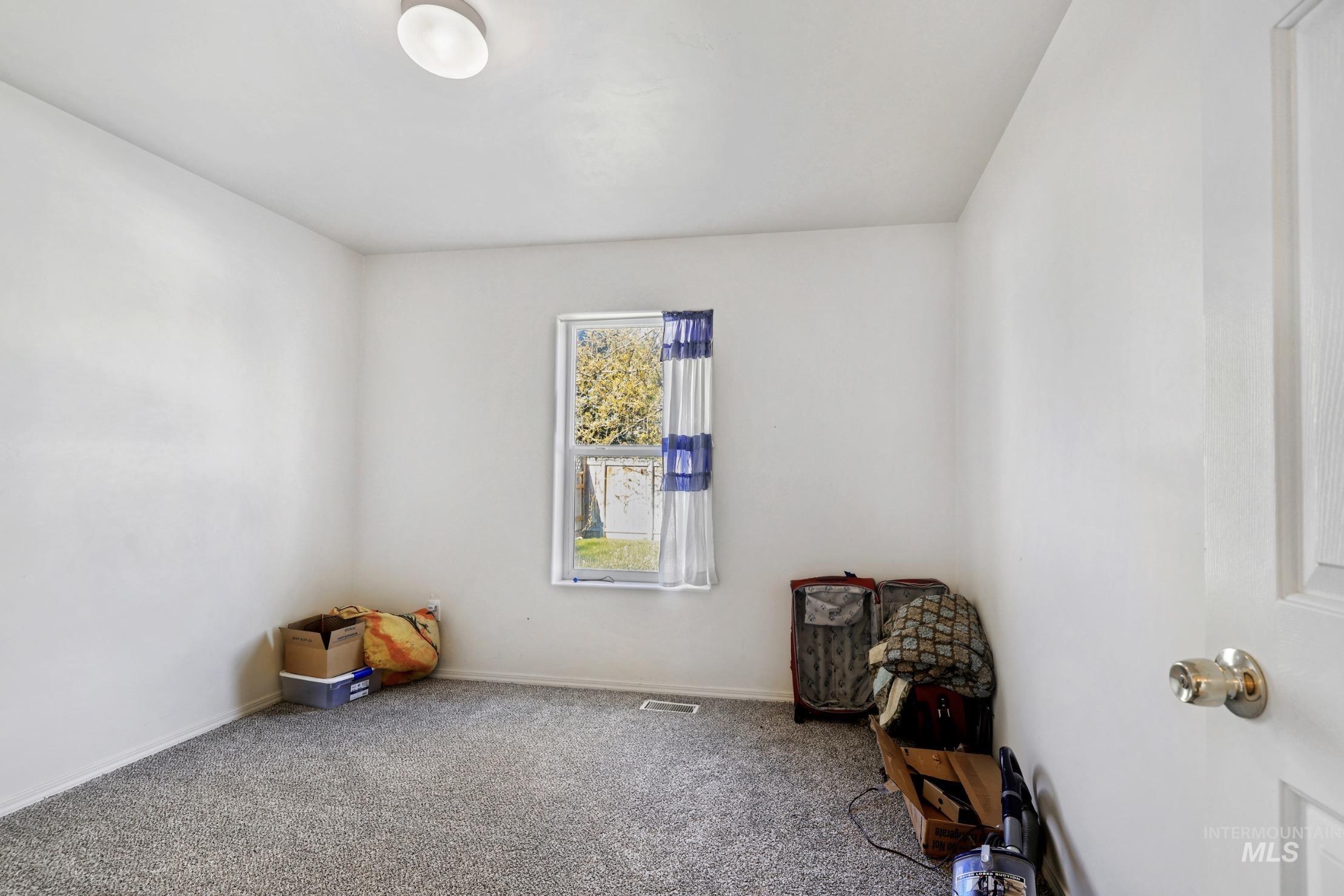 439 Meadowview Ln, Twin Falls, Idaho 83301, 4 Bedrooms, 2 Bathrooms, Residential For Sale, Price $375,000, 98984053