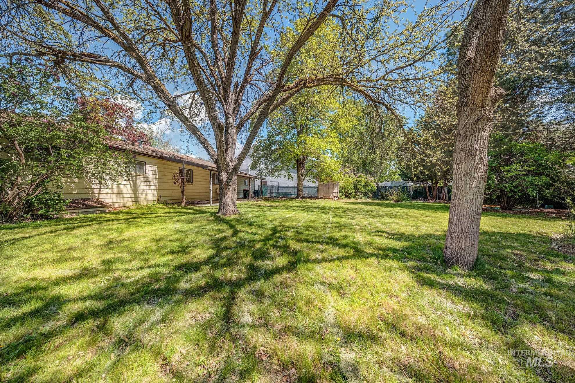 847 W Pine, Meridian, Idaho 83642, 3 Bedrooms, 1 Bathroom, Residential For Sale, Price $250,000,MLS 98984054