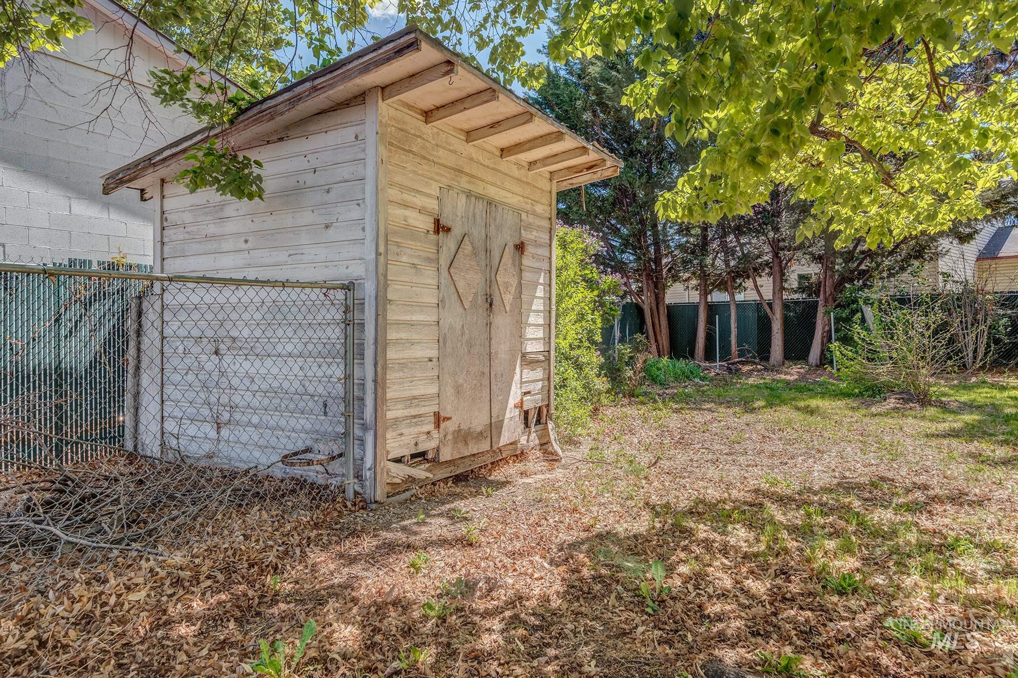847 W Pine, Meridian, Idaho 83642, 3 Bedrooms, 1 Bathroom, Residential For Sale, Price $250,000,MLS 98984054