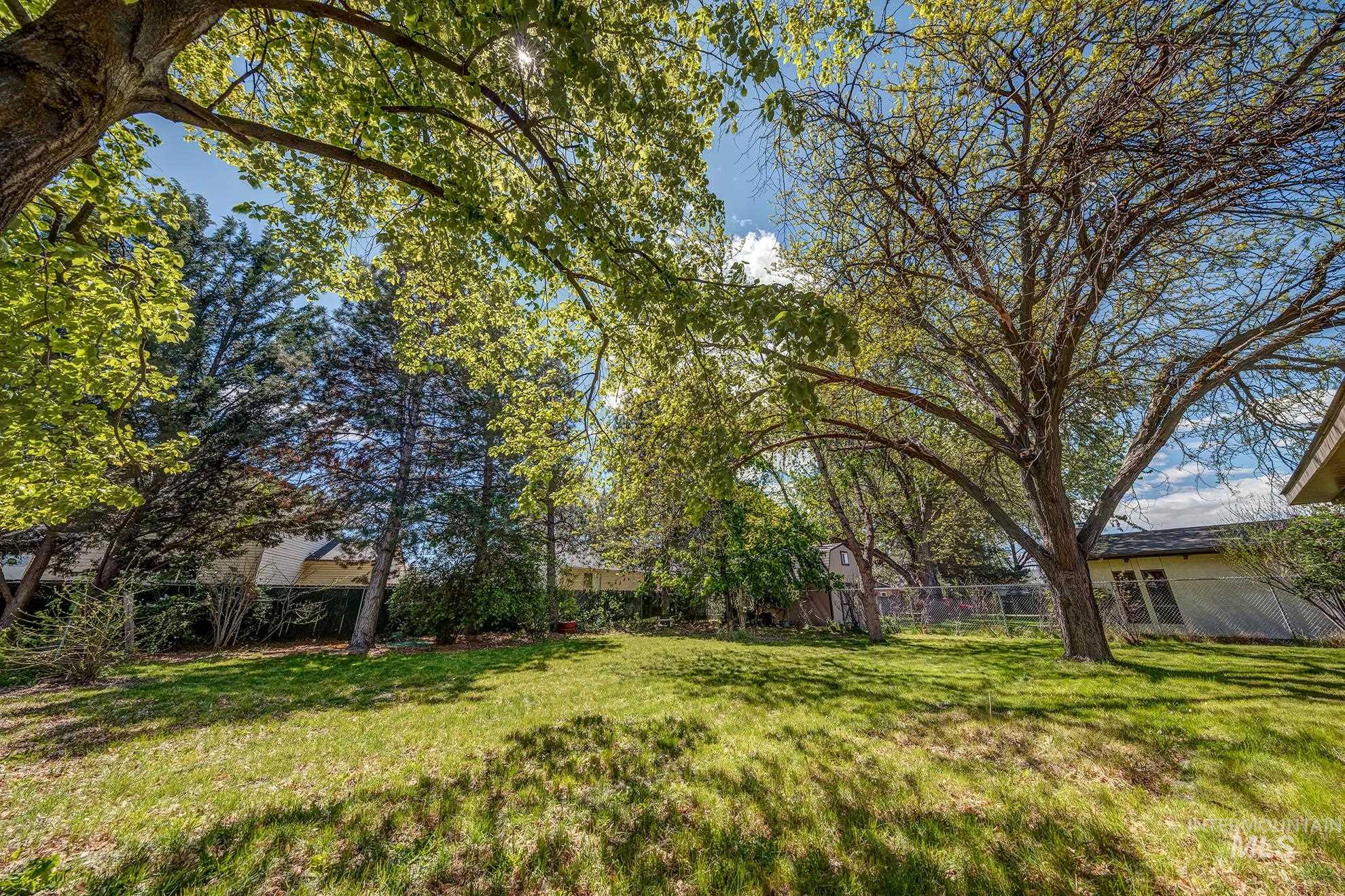 847 W Pine, Meridian, Idaho 83642, 3 Bedrooms, 1 Bathroom, Residential For Sale, Price $250,000,MLS 98984054