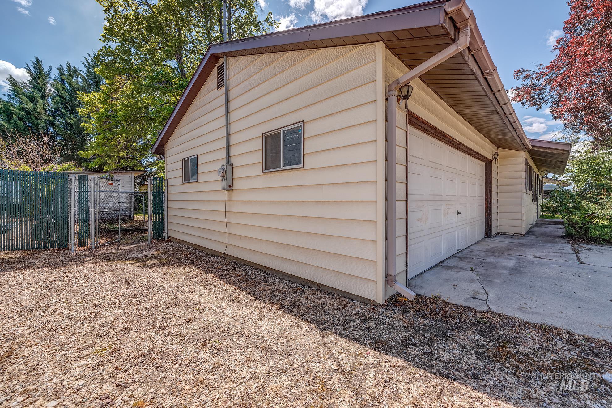 847 W Pine, Meridian, Idaho 83642, 3 Bedrooms, 1 Bathroom, Residential For Sale, Price $250,000,MLS 98984054