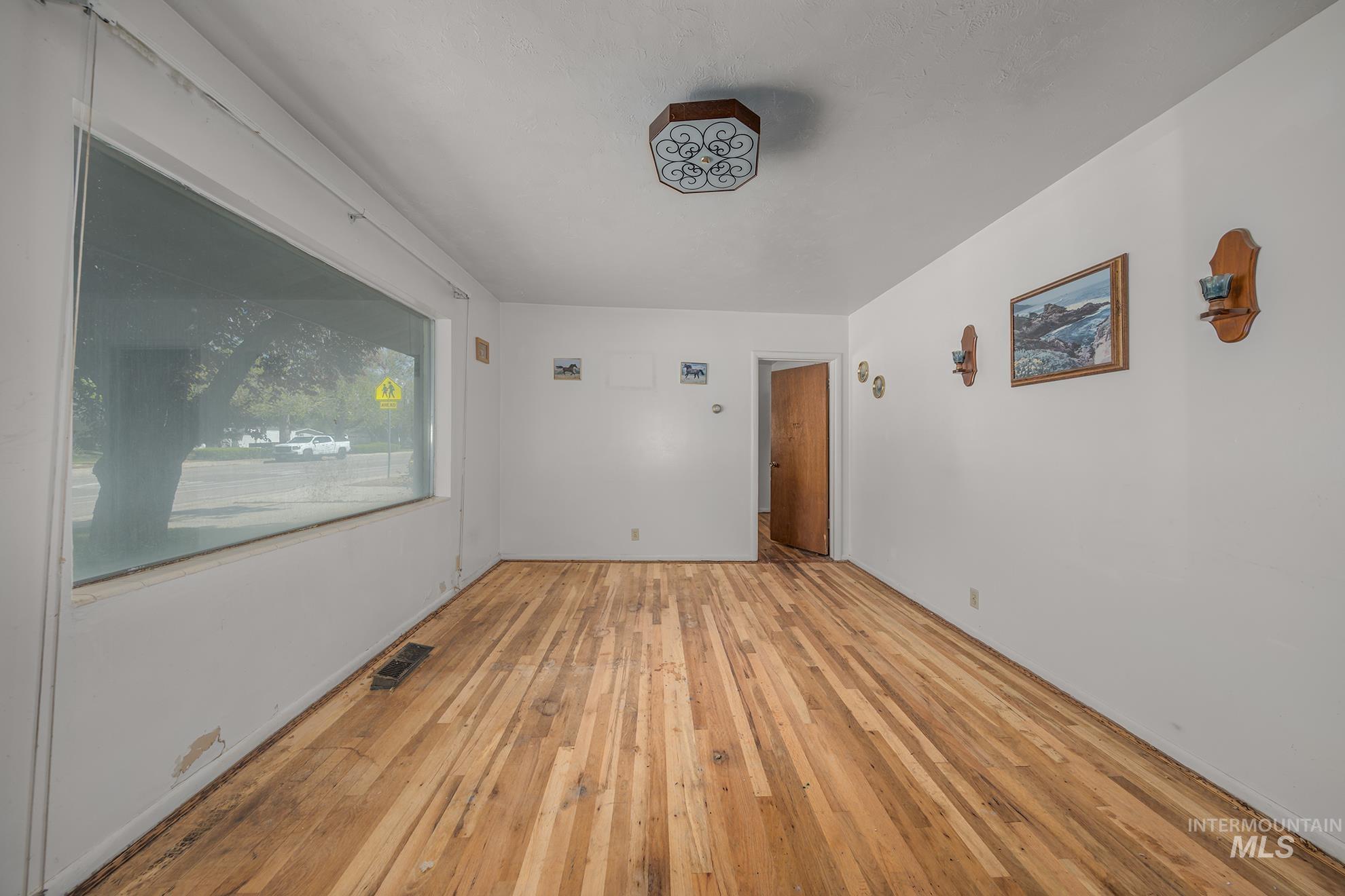 847 W Pine, Meridian, Idaho 83642, 3 Bedrooms, 1 Bathroom, Residential For Sale, Price $250,000,MLS 98984054