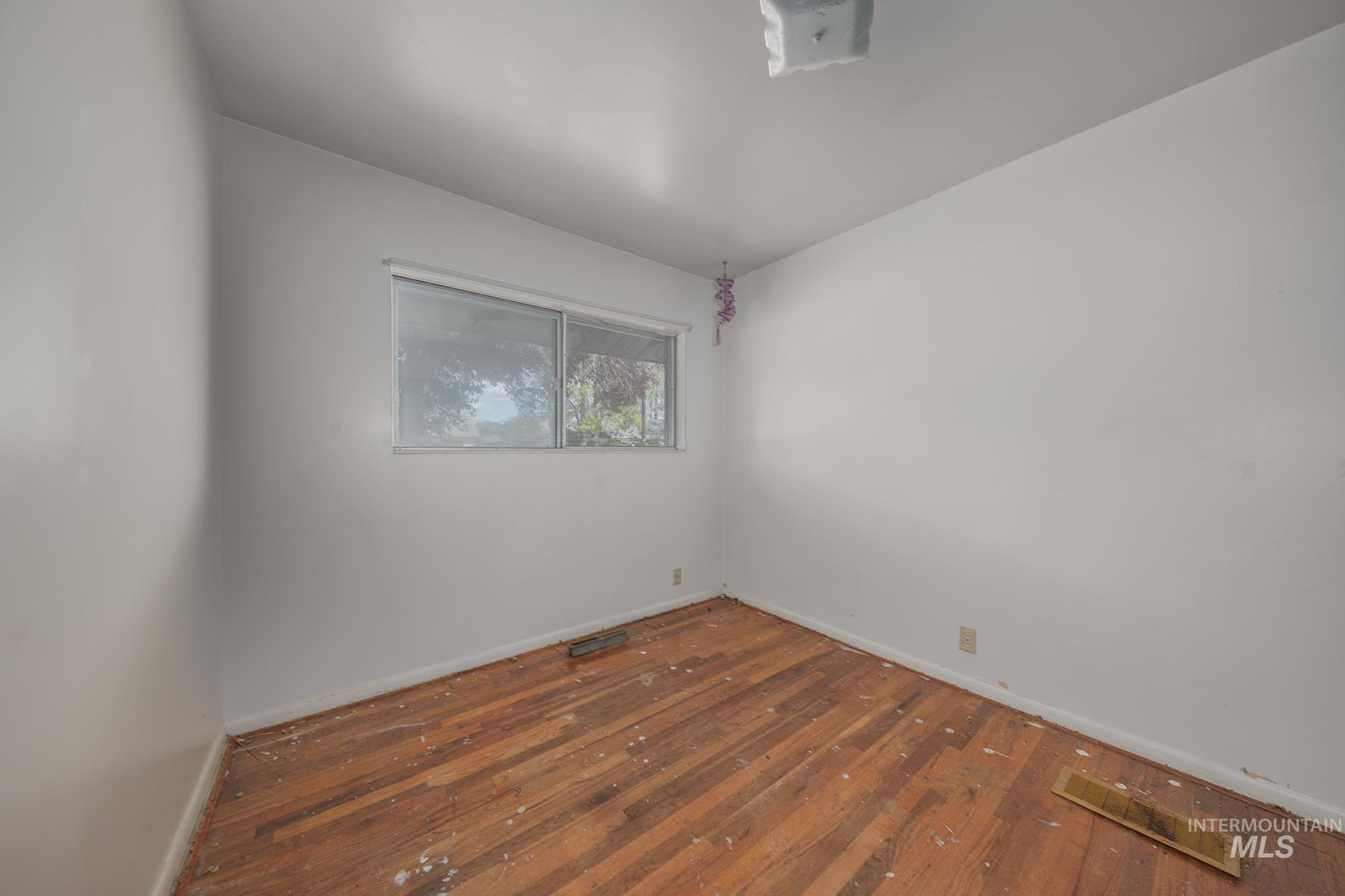 847 W Pine, Meridian, Idaho 83642, 3 Bedrooms, 1 Bathroom, Residential For Sale, Price $250,000,MLS 98984054