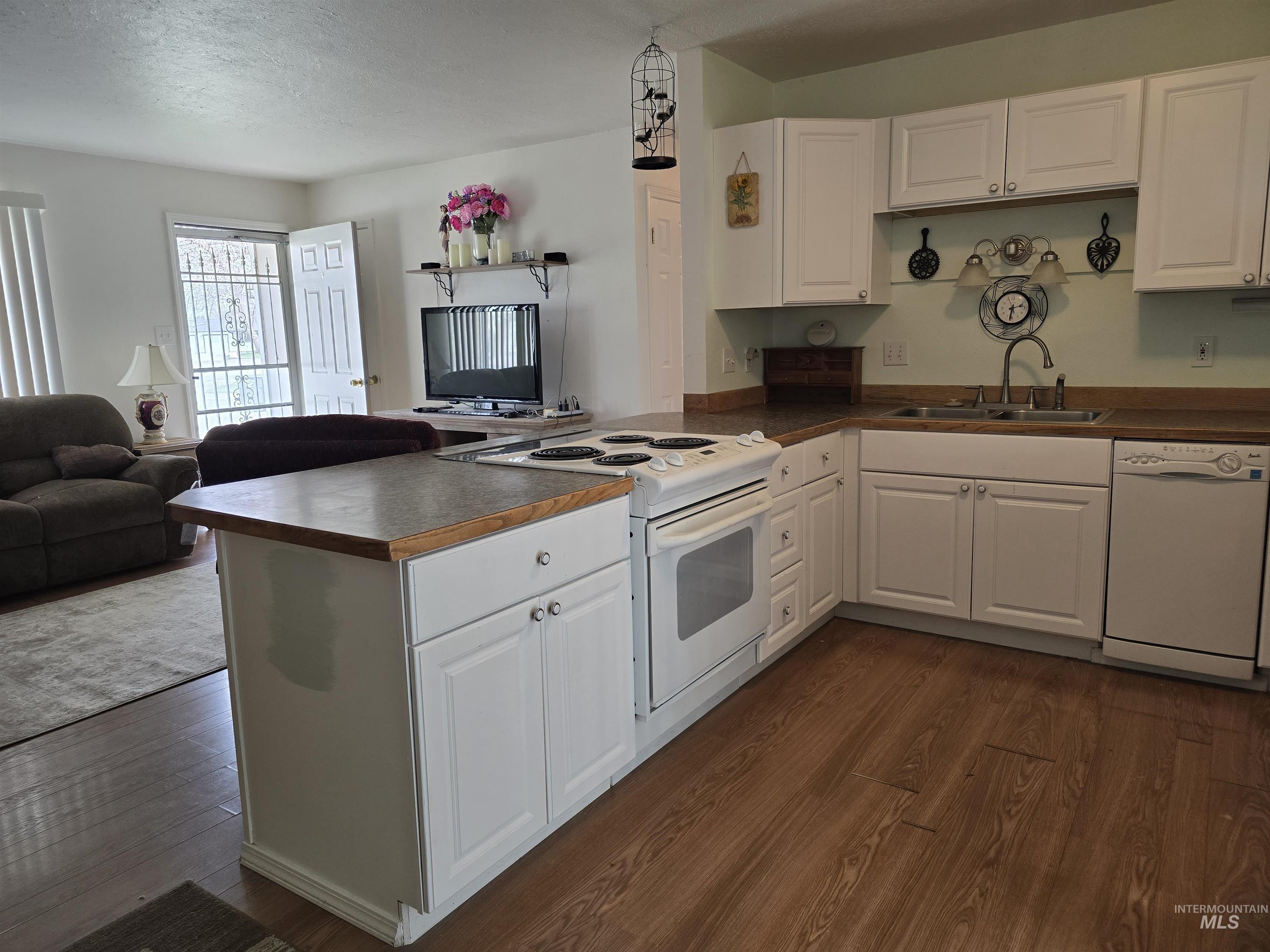 107 Birchwood Cir S, Kimberly, Idaho 83341-2131, 3 Bedrooms, 1 Bathroom, Residential For Sale, Price $270,000,MLS 98984057