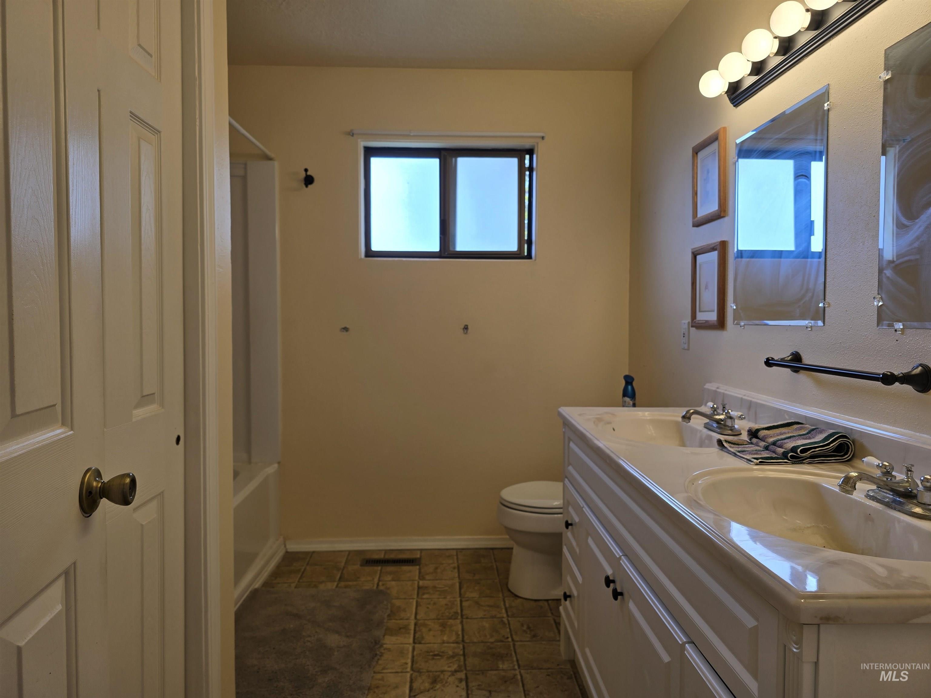 107 Birchwood Cir S, Kimberly, Idaho 83341-2131, 3 Bedrooms, 1 Bathroom, Residential For Sale, Price $270,000,MLS 98984057