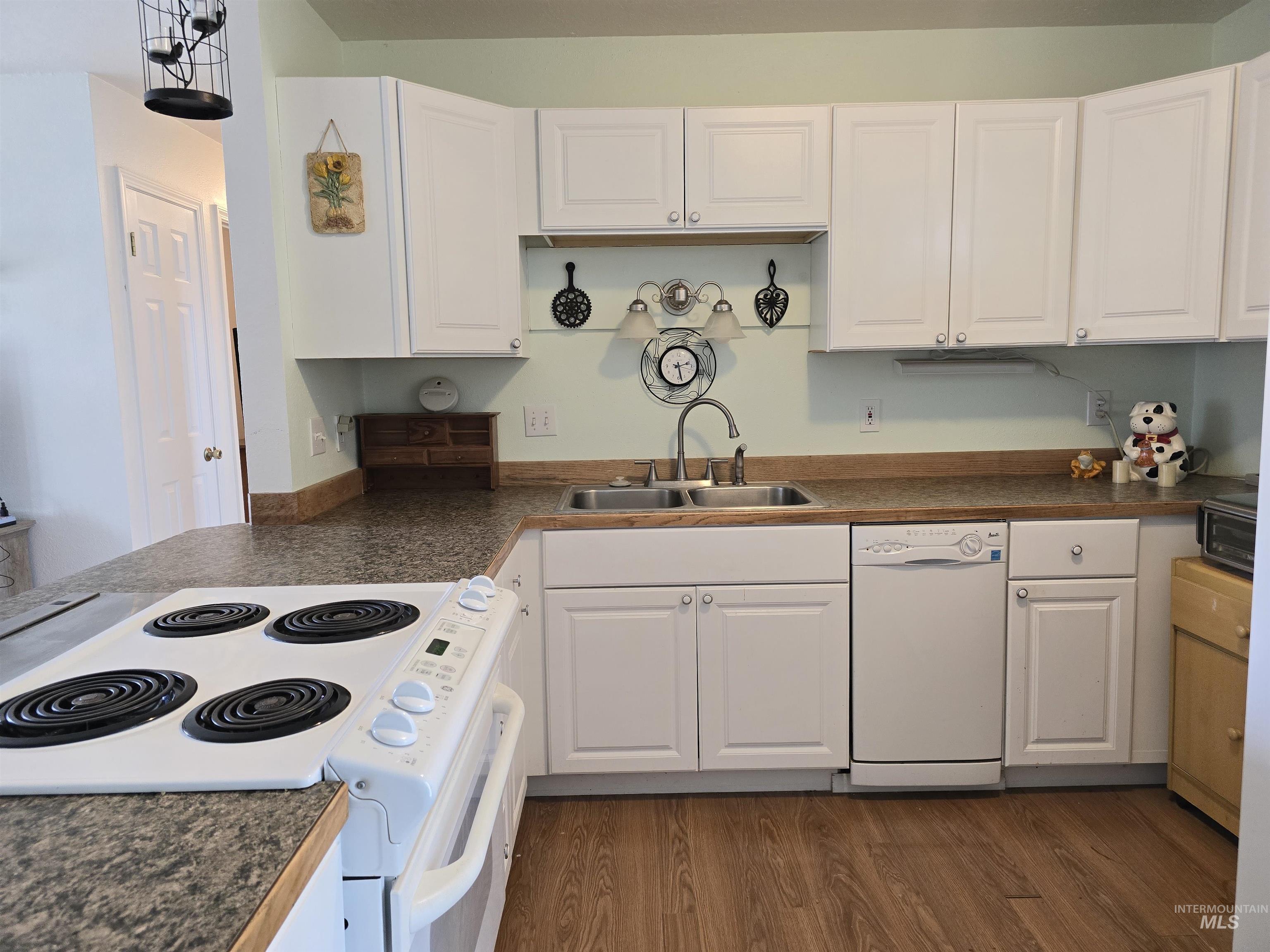 107 Birchwood Cir S, Kimberly, Idaho 83341-2131, 3 Bedrooms, 1 Bathroom, Residential For Sale, Price $270,000,MLS 98984057