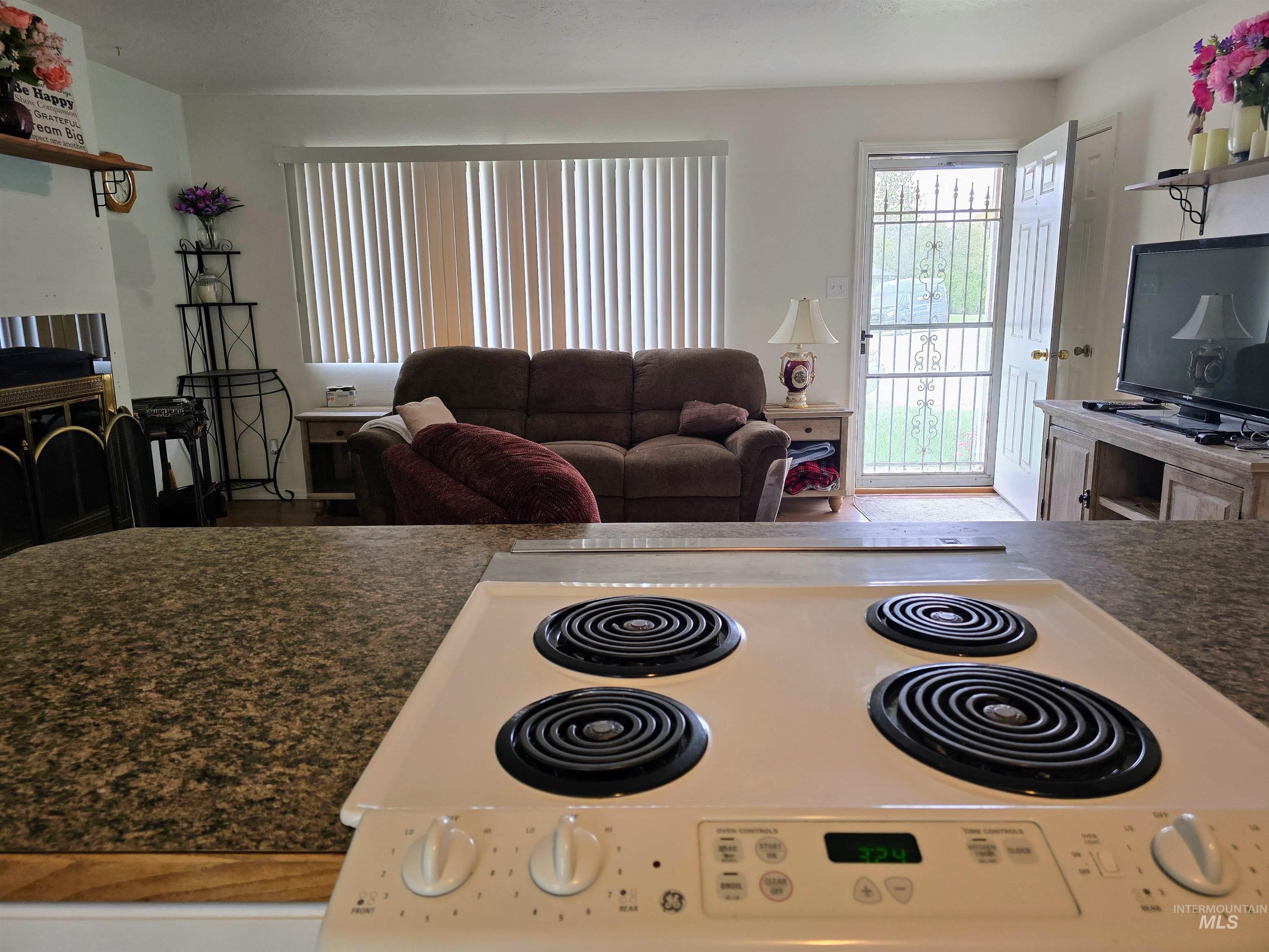 107 Birchwood Cir S, Kimberly, Idaho 83341-2131, 3 Bedrooms, 1 Bathroom, Residential For Sale, Price $270,000,MLS 98984057