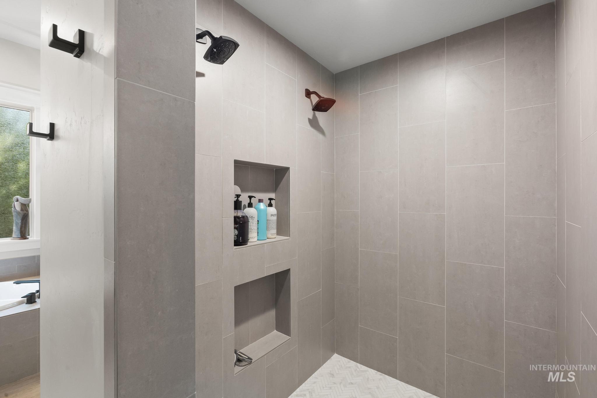 5292 W Piaffe St, Eagle, Idaho 83616, 4 Bedrooms, 3.5 Bathrooms, Residential For Sale, Price $1,200,000,MLS 98984063