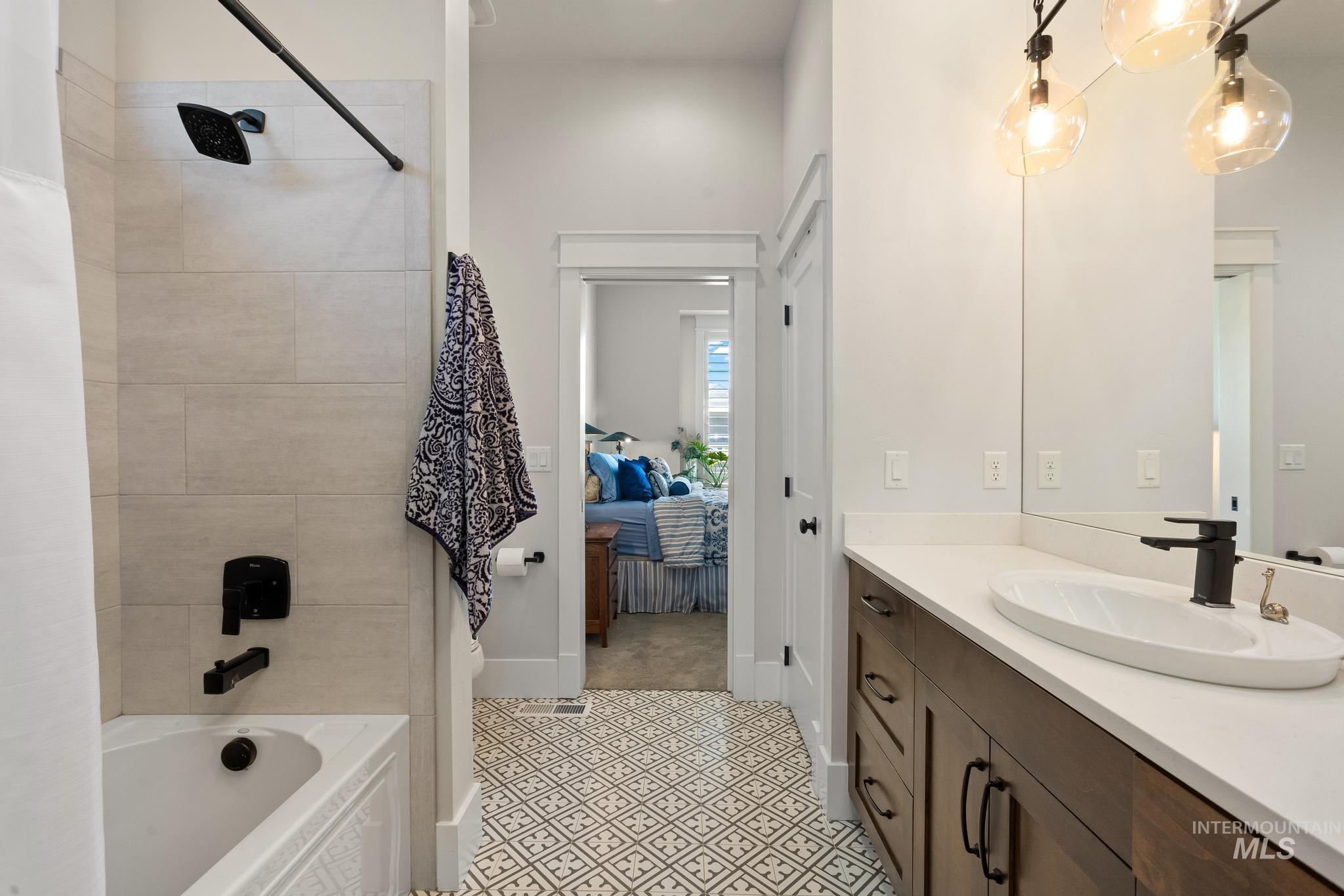 5292 W Piaffe St, Eagle, Idaho 83616, 4 Bedrooms, 3.5 Bathrooms, Residential For Sale, Price $1,200,000,MLS 98984063