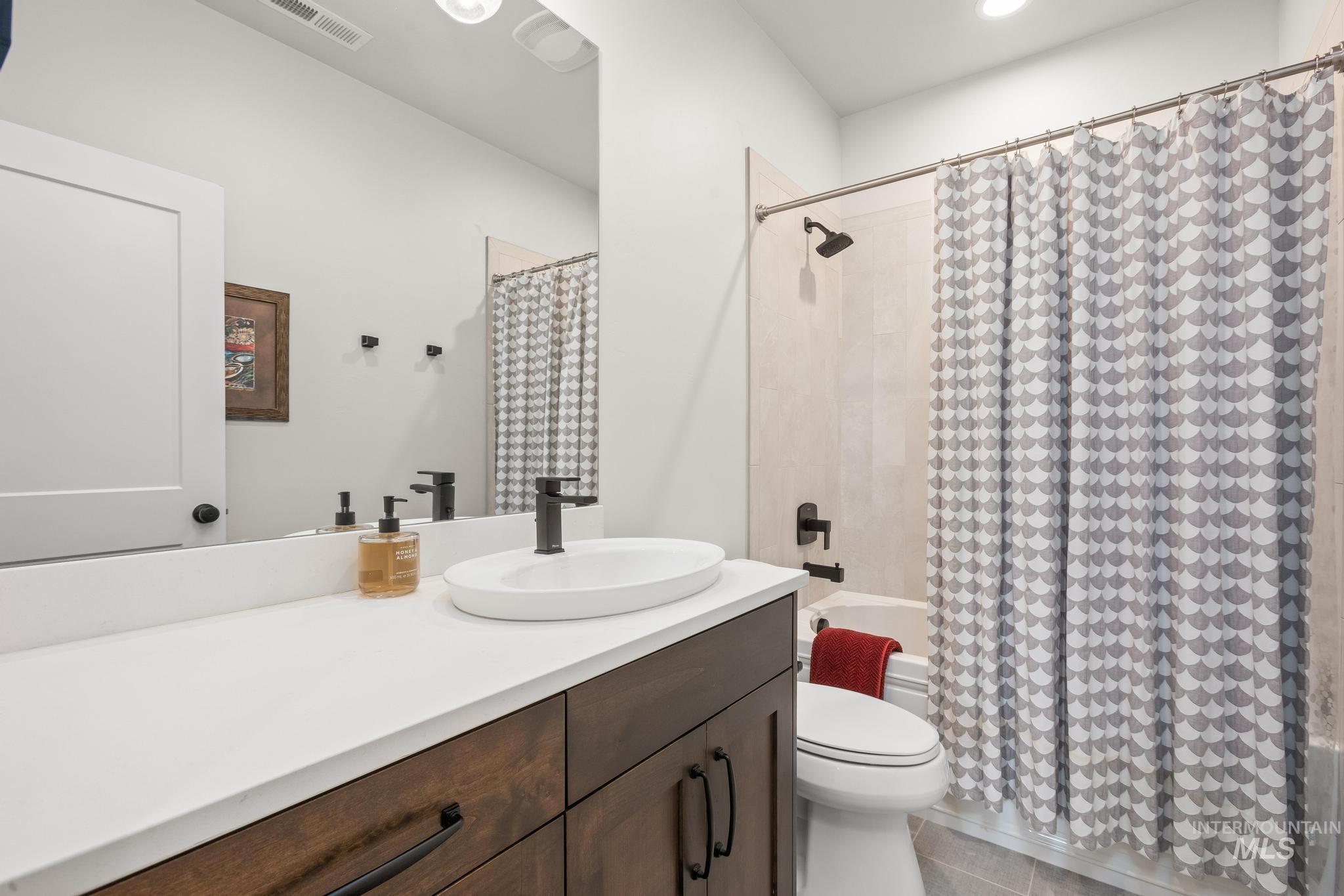 5292 W Piaffe St, Eagle, Idaho 83616, 4 Bedrooms, 3.5 Bathrooms, Residential For Sale, Price $1,200,000,MLS 98984063