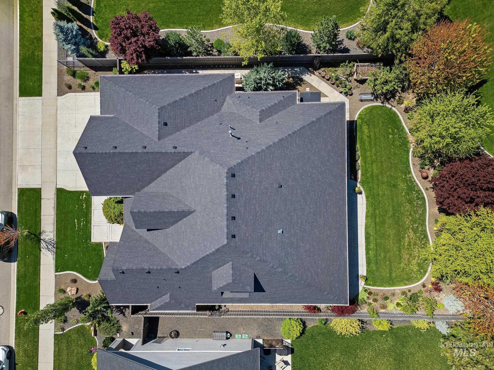 5292 W Piaffe St, Eagle, Idaho 83616, 4 Bedrooms, 3.5 Bathrooms, Residential For Sale, Price $1,200,000,MLS 98984063