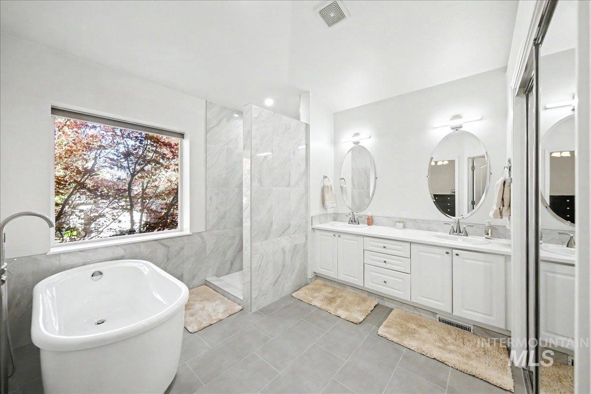 5086 N Maidstone Way, Boise, Idaho 83713, 4 Bedrooms, 3 Bathrooms, Residential For Sale, Price $689,900, 98984070