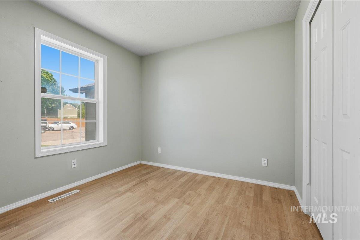 2714 Morning Mist Ln, Caldwell, Idaho 83605-7045, 3 Bedrooms, 2 Bathrooms, Residential For Sale, Price $324,900, 98984077