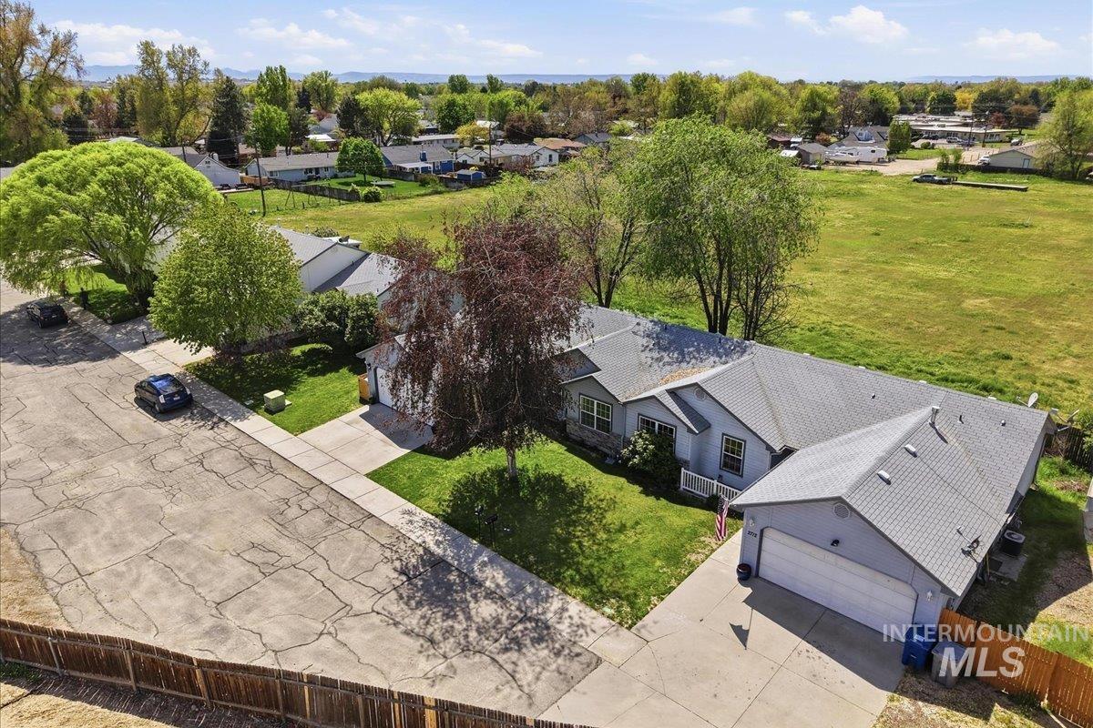 2714 Morning Mist Ln, Caldwell, Idaho 83605-7045, 3 Bedrooms, 2 Bathrooms, Residential For Sale, Price $324,900, 98984077