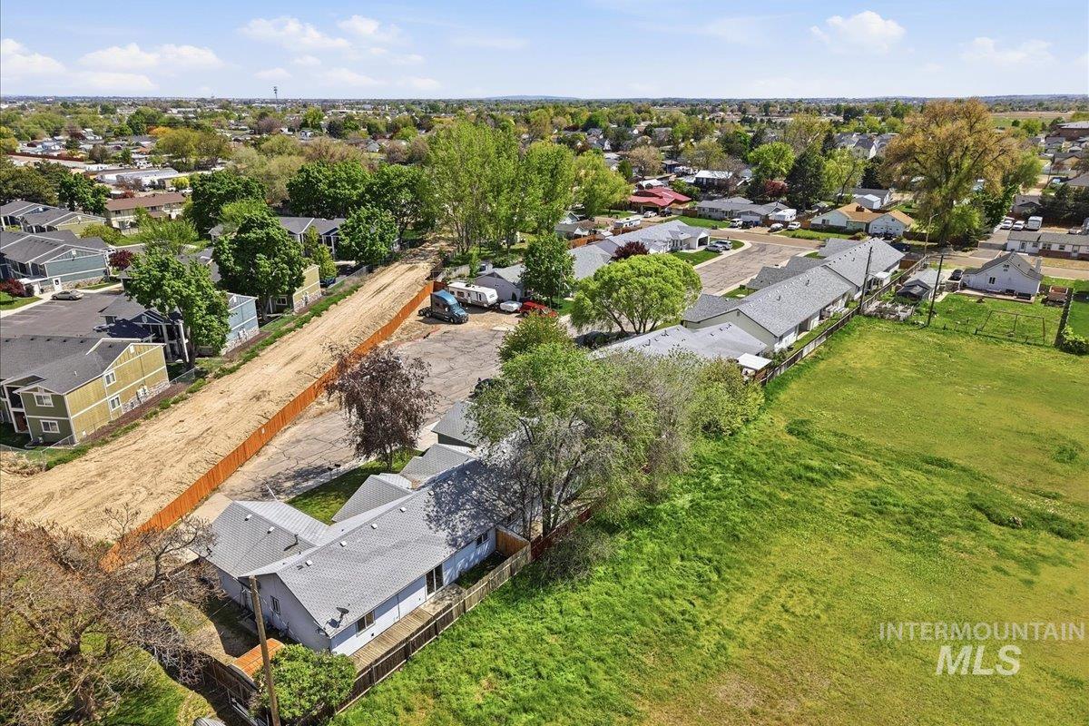 2714 Morning Mist Ln, Caldwell, Idaho 83605-7045, 3 Bedrooms, 2 Bathrooms, Residential For Sale, Price $324,900, 98984077