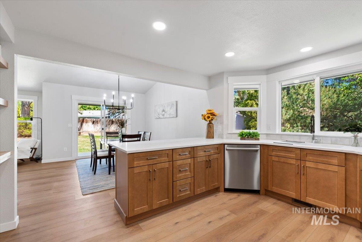 7202 W Mojave Dr, Boise, Idaho 83709, 3 Bedrooms, 2 Bathrooms, Residential For Sale, Price $563,800, 98984079