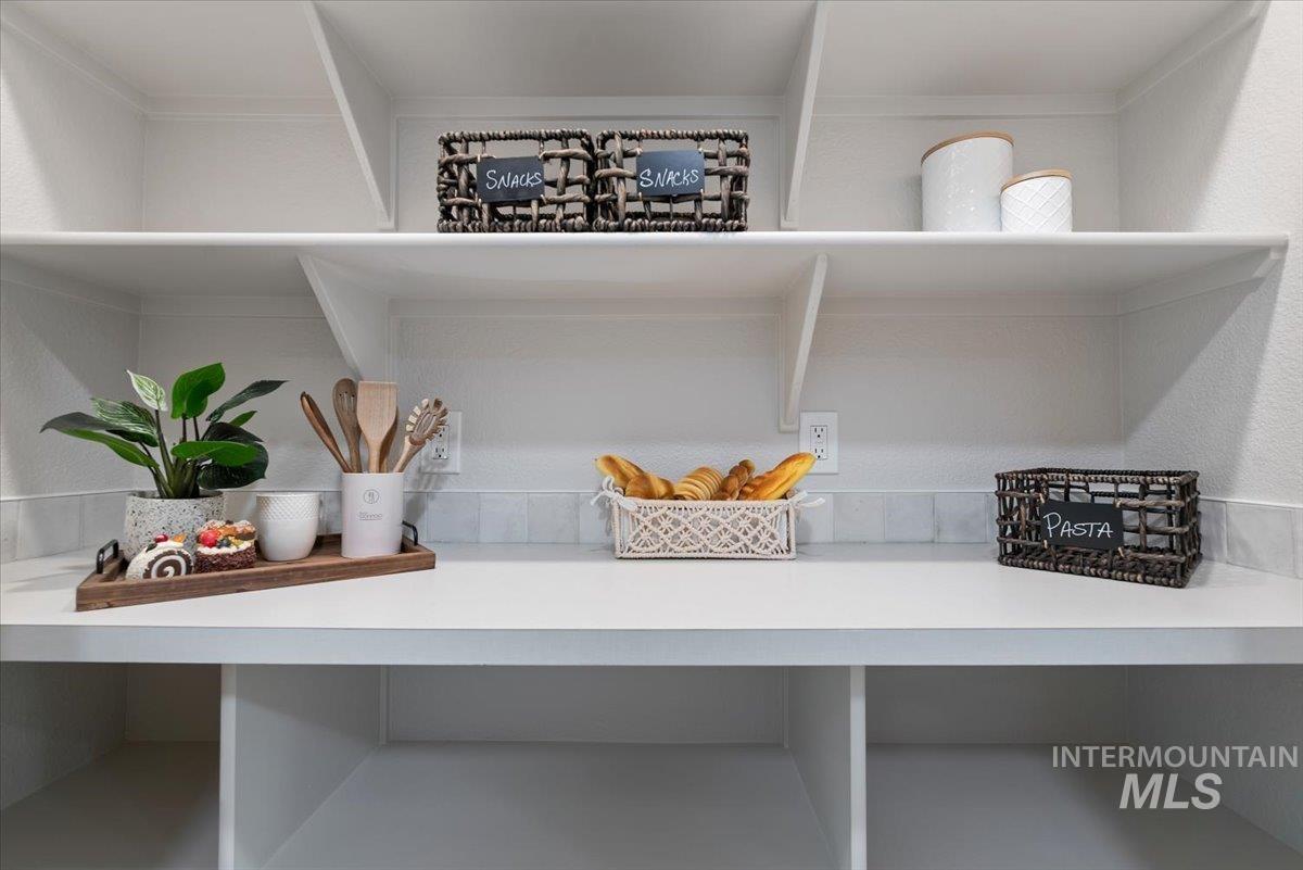 7202 W Mojave Dr, Boise, Idaho 83709, 3 Bedrooms, 2 Bathrooms, Residential For Sale, Price $563,800, 98984079