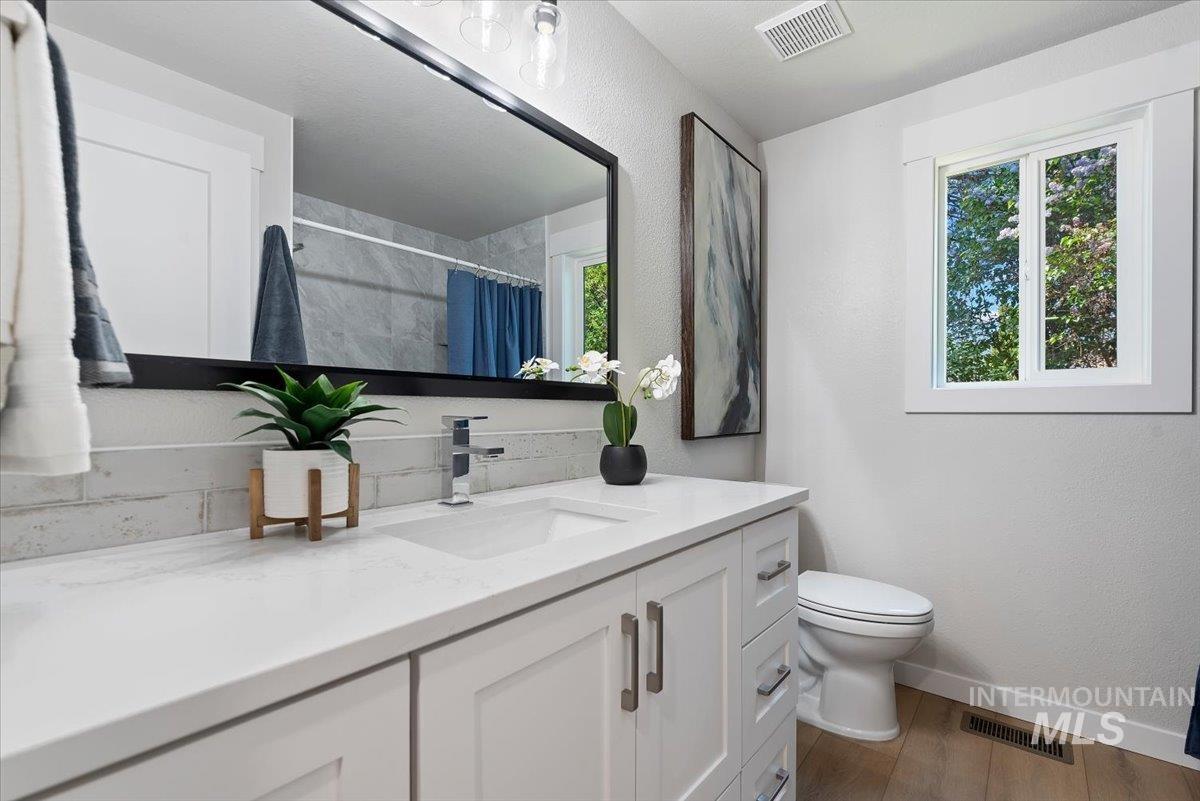 7202 W Mojave Dr, Boise, Idaho 83709, 3 Bedrooms, 2 Bathrooms, Residential For Sale, Price $563,800, 98984079