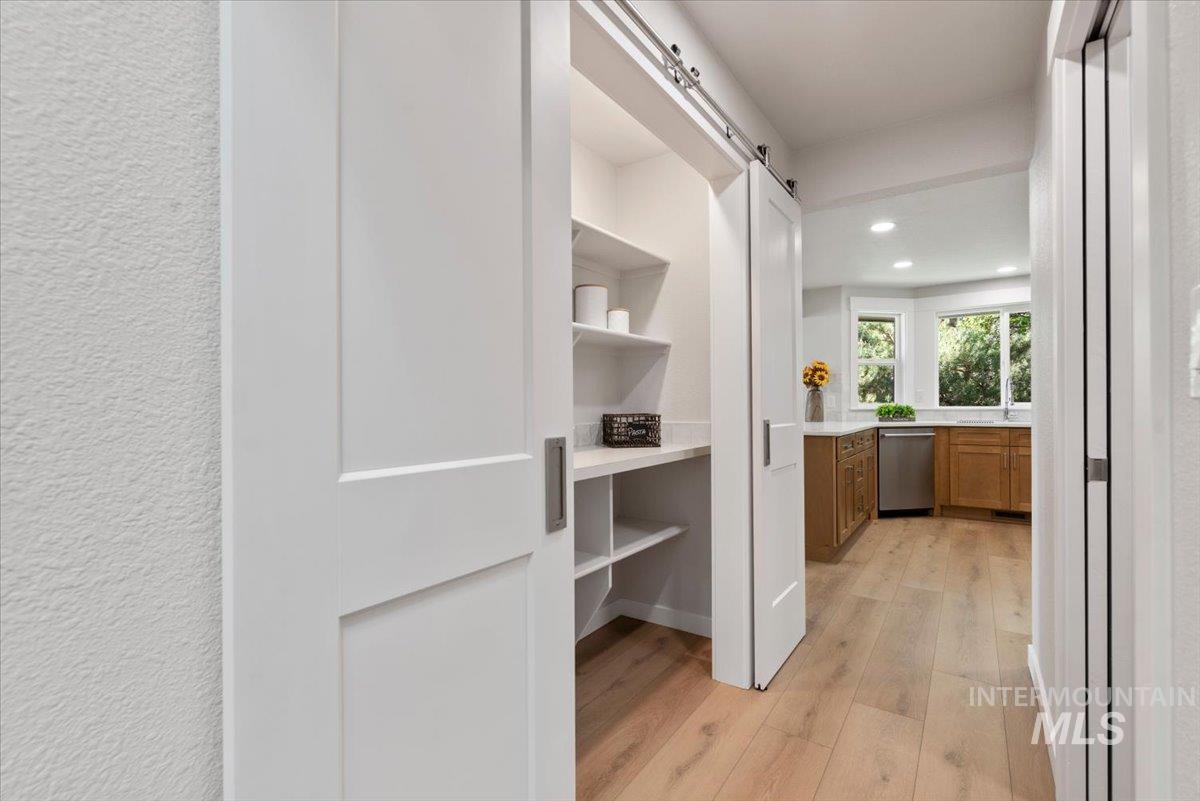 7202 W Mojave Dr, Boise, Idaho 83709, 3 Bedrooms, 2 Bathrooms, Residential For Sale, Price $563,800, 98984079