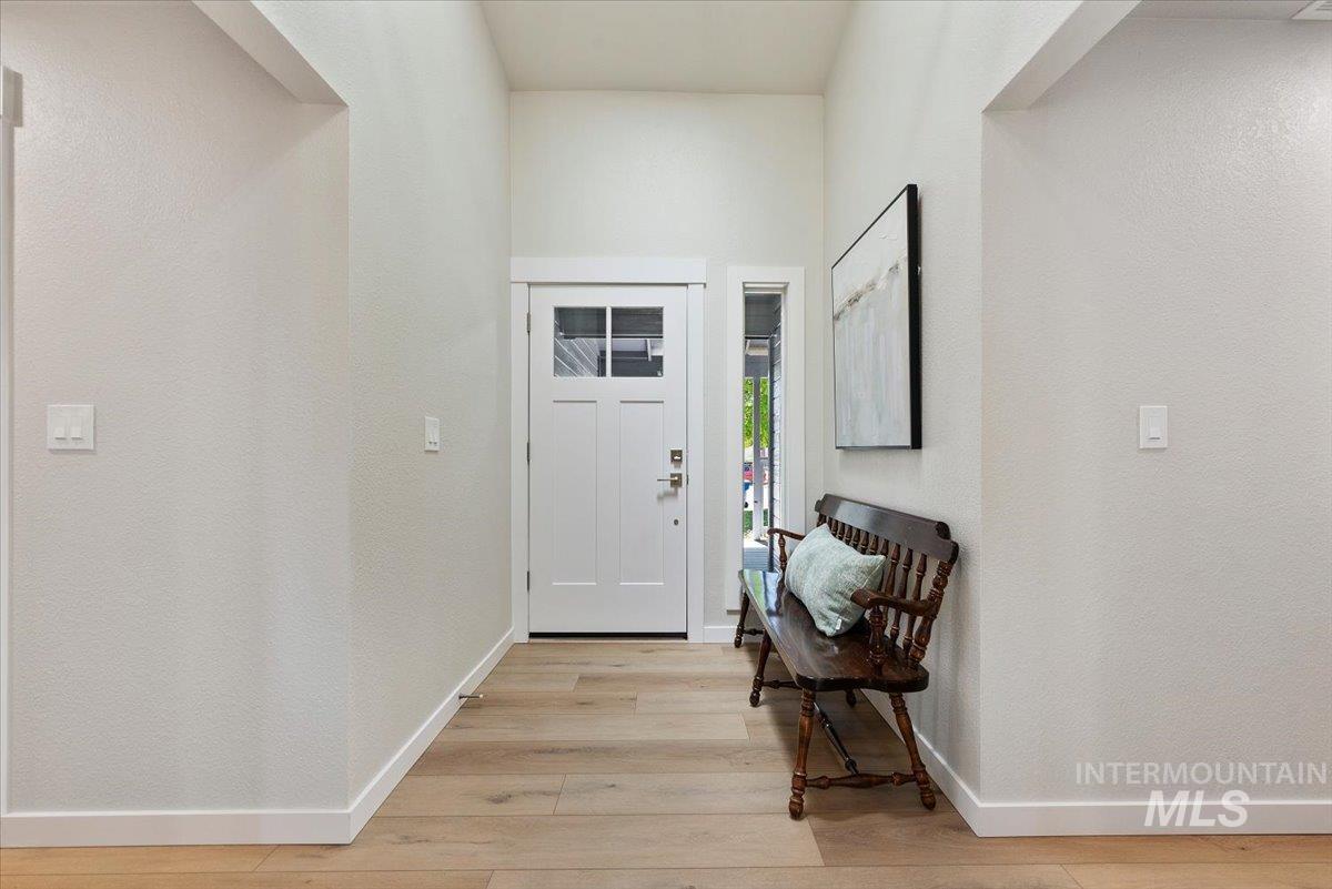 7202 W Mojave Dr, Boise, Idaho 83709, 3 Bedrooms, 2 Bathrooms, Residential For Sale, Price $563,800, 98984079