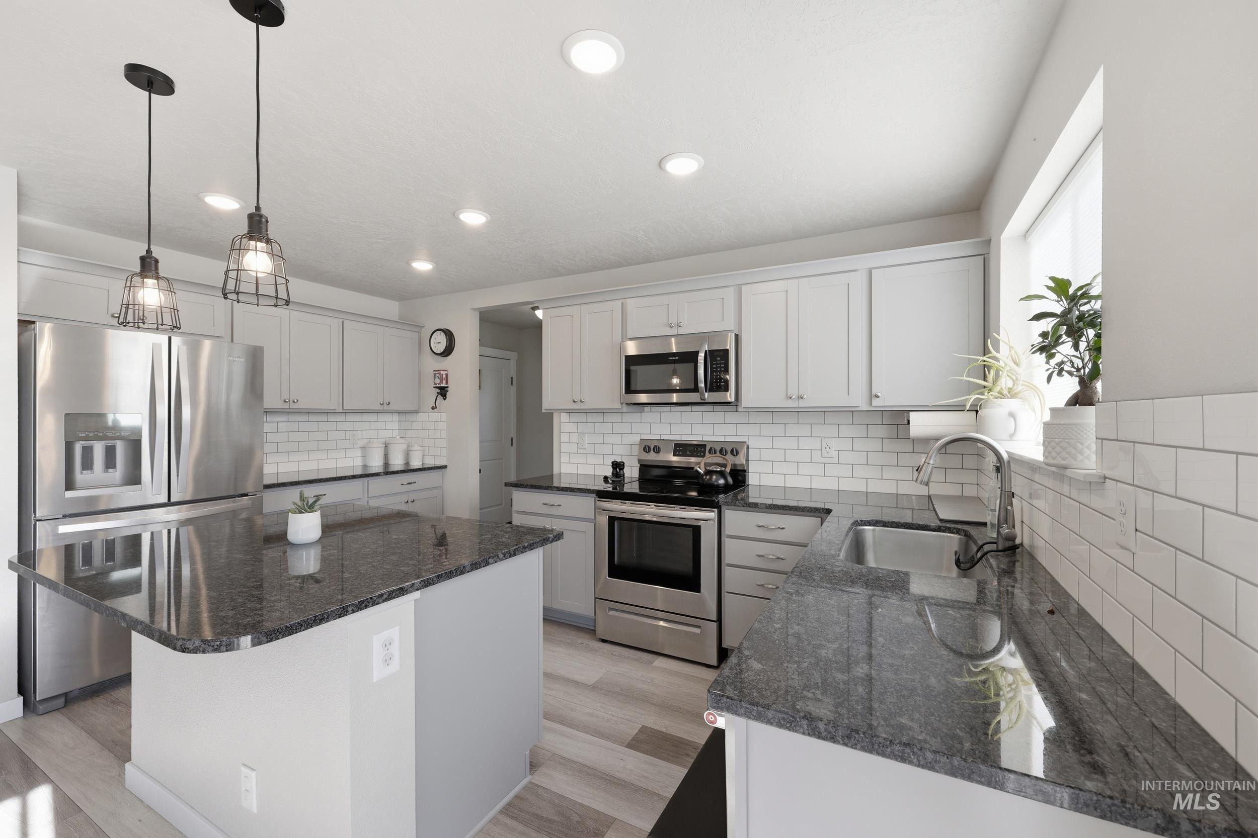 17836 Sunset Ridge Ave, Nampa, Idaho 83687, 3 Bedrooms, 2.5 Bathrooms, Residential For Sale, Price $422,500, 98984081