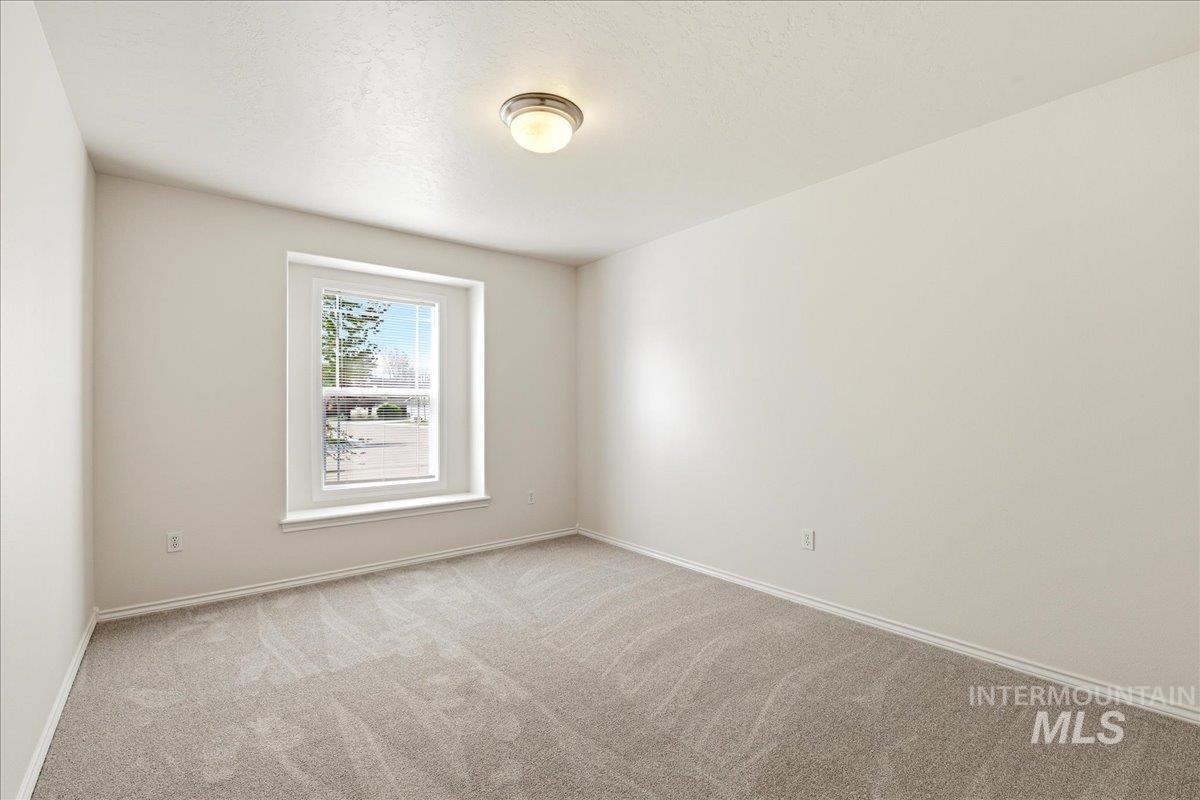 1636 W Havenwood Ave., Nampa, Idaho 83651, 3 Bedrooms, 2 Bathrooms, Residential For Sale, Price $389,900, 98984087