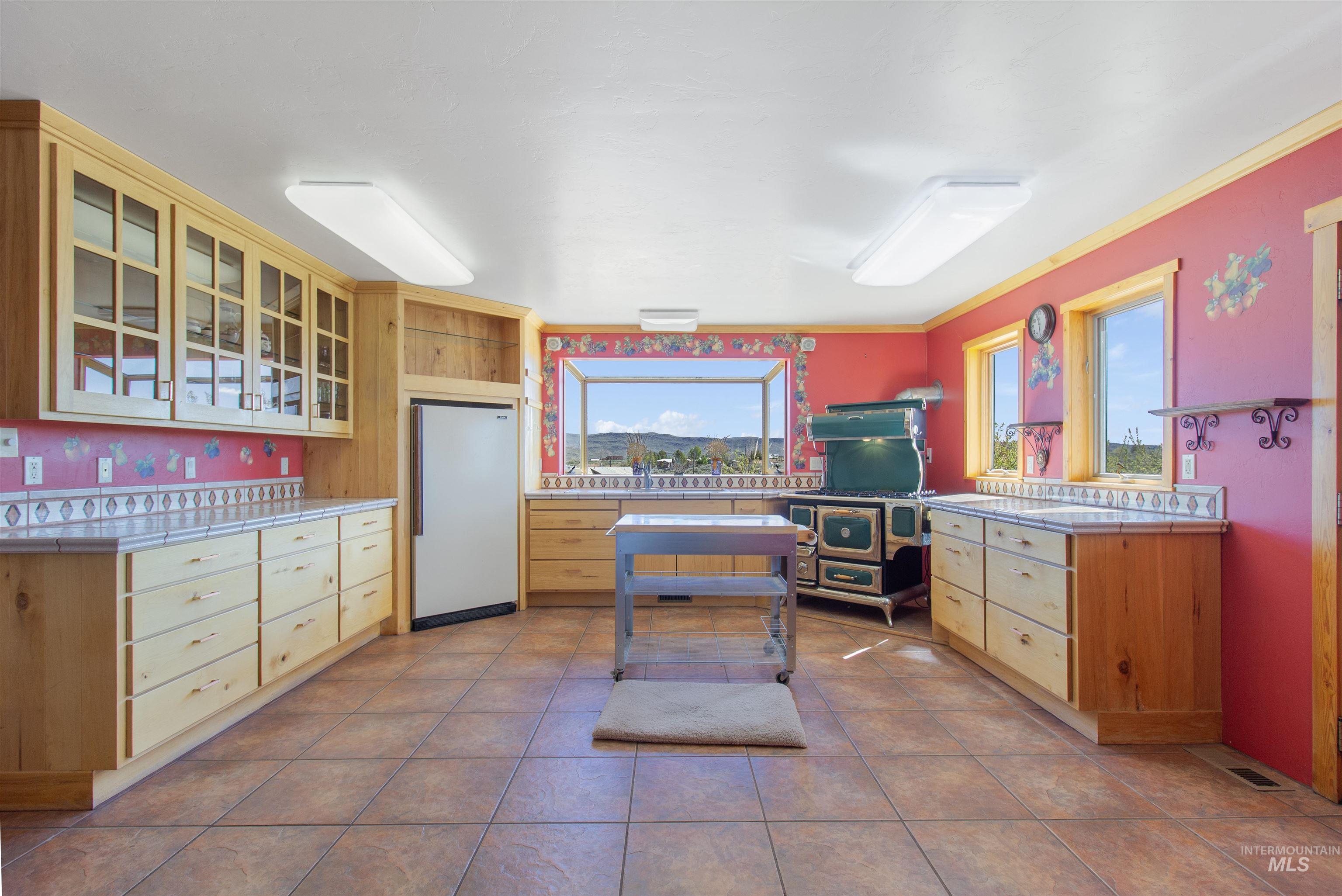 339 Hill City Ave, West Magic, Idaho 83352, 3 Bedrooms, 2 Bathrooms, Residential For Sale, Price $649,000, 98984088