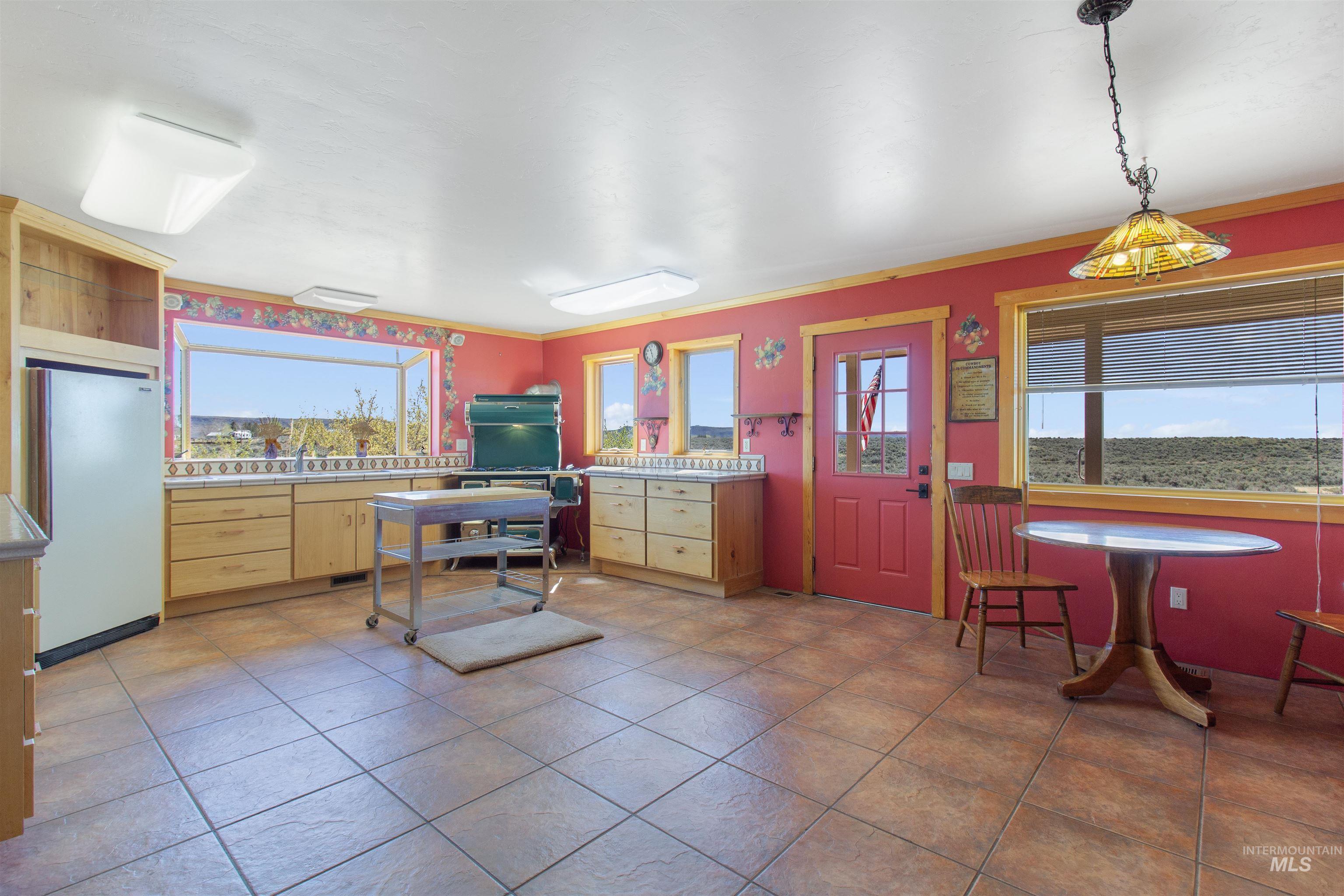 339 Hill City Ave, West Magic, Idaho 83352, 3 Bedrooms, 2 Bathrooms, Residential For Sale, Price $649,000, 98984088