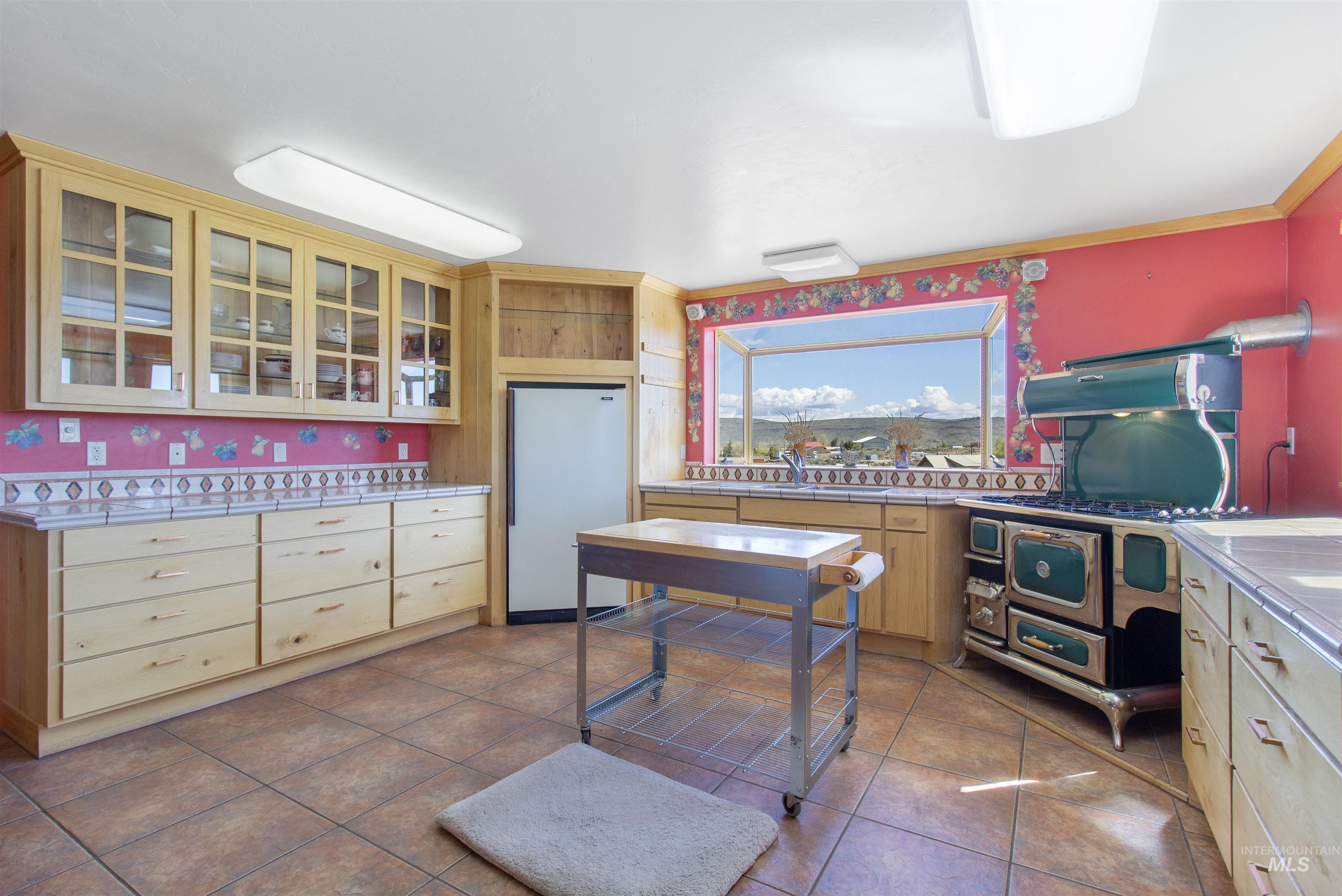 339 Hill City Ave, West Magic, Idaho 83352, 3 Bedrooms, 2 Bathrooms, Residential For Sale, Price $649,000, 98984088