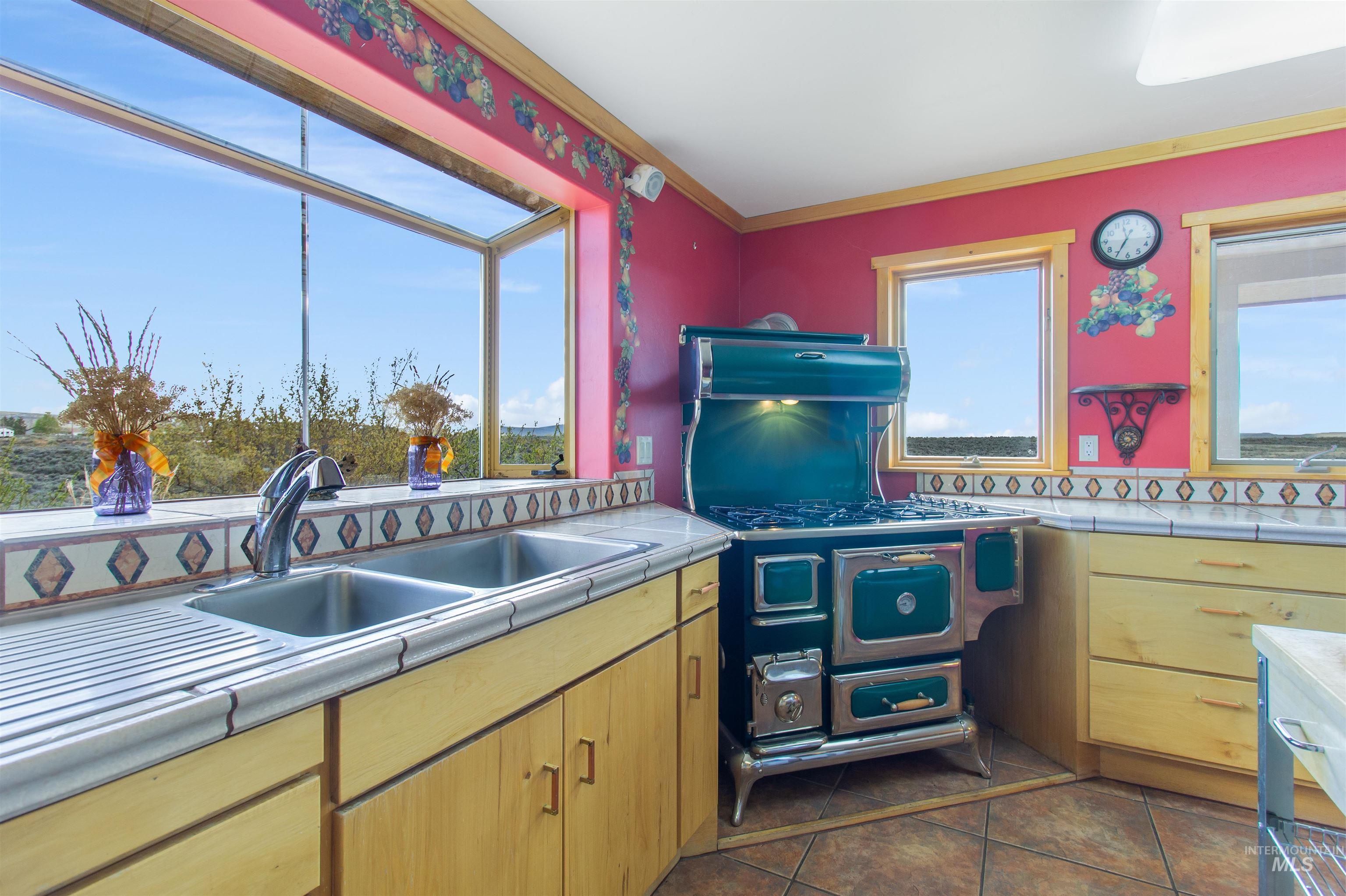 339 Hill City Ave, West Magic, Idaho 83352, 3 Bedrooms, 2 Bathrooms, Residential For Sale, Price $649,000, 98984088