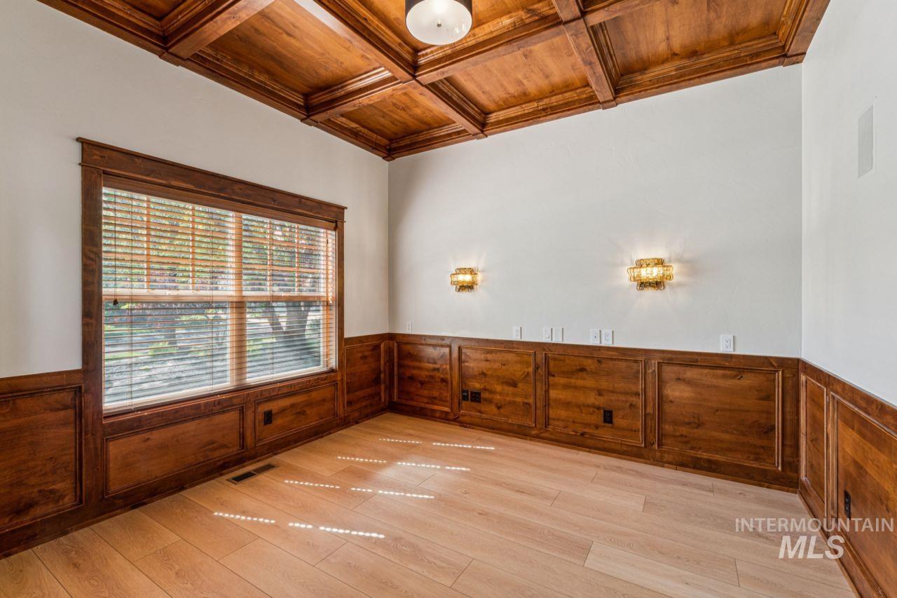 1674 S Water Leaf Ave, Eagle, Idaho 83616, 5 Bedrooms, 4.5 Bathrooms, Residential For Sale, Price $1,675,000, 98984089