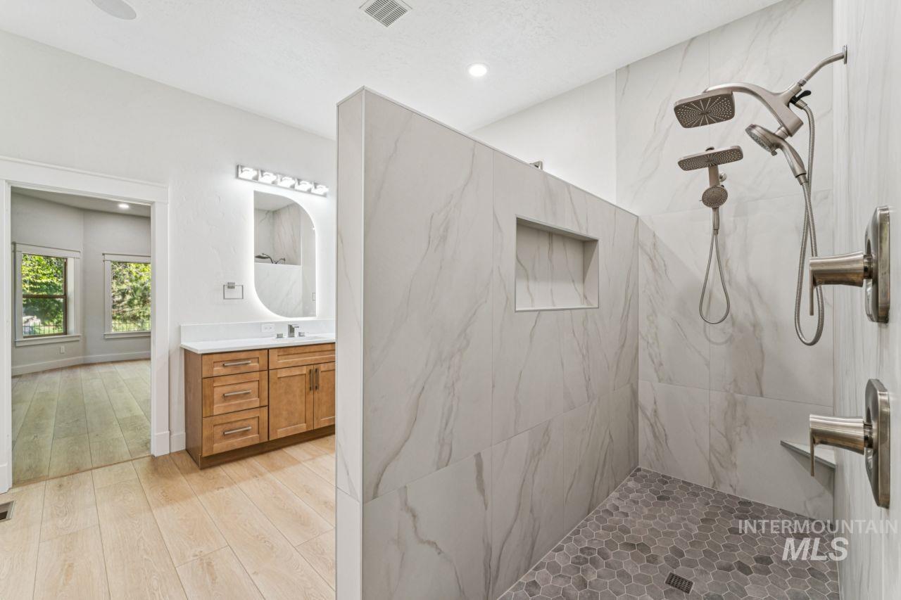 1674 S Water Leaf Ave, Eagle, Idaho 83616, 5 Bedrooms, 4.5 Bathrooms, Residential For Sale, Price $1,675,000, 98984089