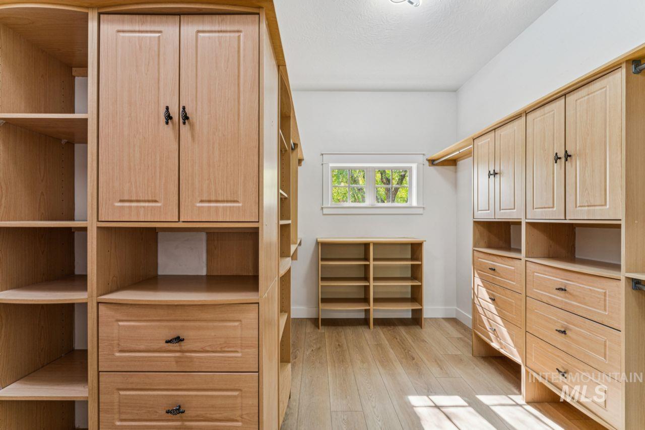 1674 S Water Leaf Ave, Eagle, Idaho 83616, 5 Bedrooms, 4.5 Bathrooms, Residential For Sale, Price $1,675,000, 98984089