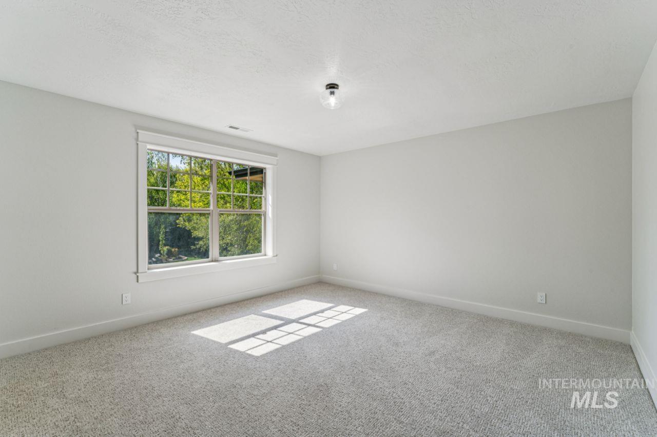 1674 S Water Leaf Ave, Eagle, Idaho 83616, 5 Bedrooms, 4.5 Bathrooms, Residential For Sale, Price $1,675,000, 98984089