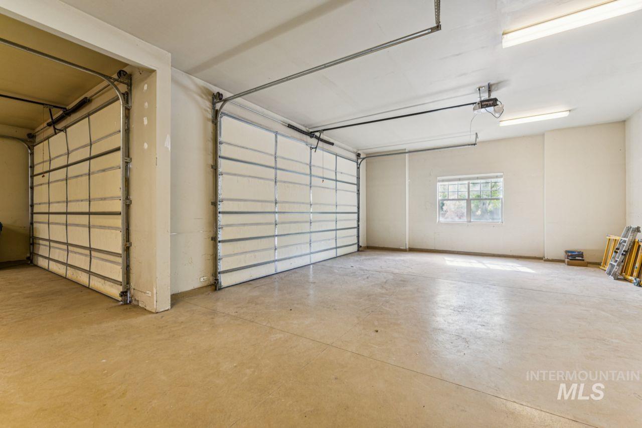 1674 S Water Leaf Ave, Eagle, Idaho 83616, 5 Bedrooms, 4.5 Bathrooms, Residential For Sale, Price $1,675,000, 98984089