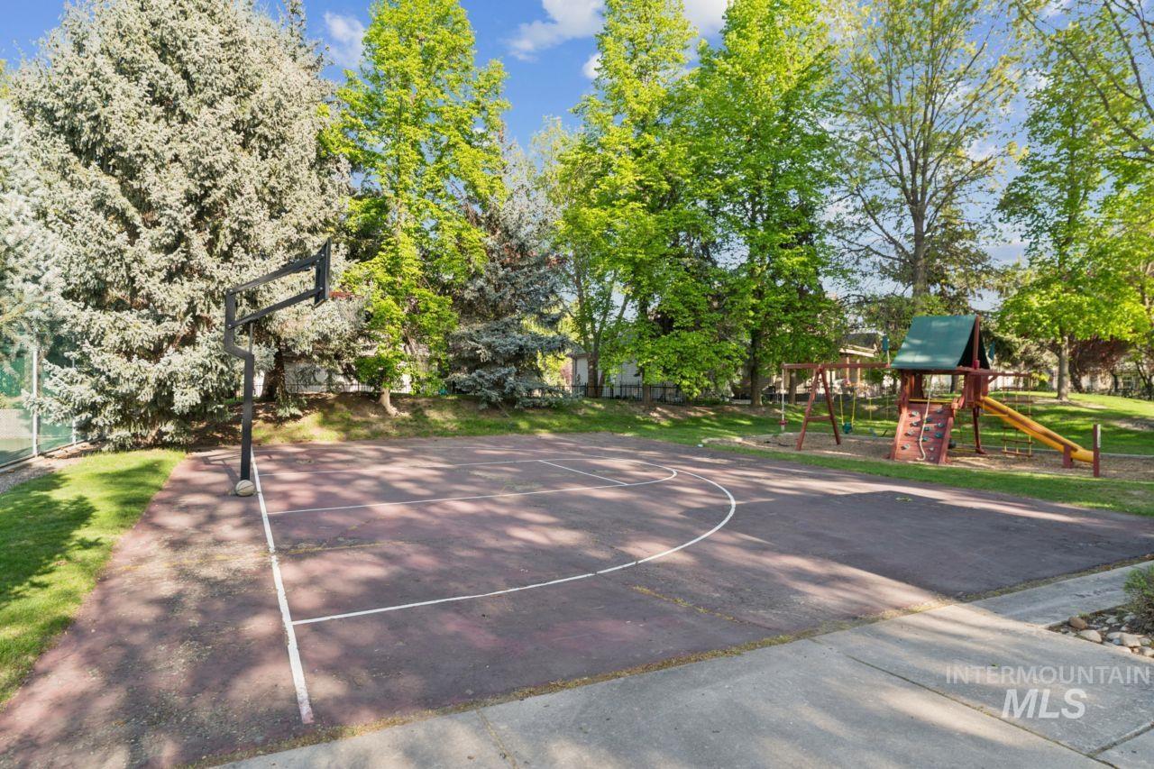 1674 S Water Leaf Ave, Eagle, Idaho 83616, 5 Bedrooms, 4.5 Bathrooms, Residential For Sale, Price $1,675,000, 98984089