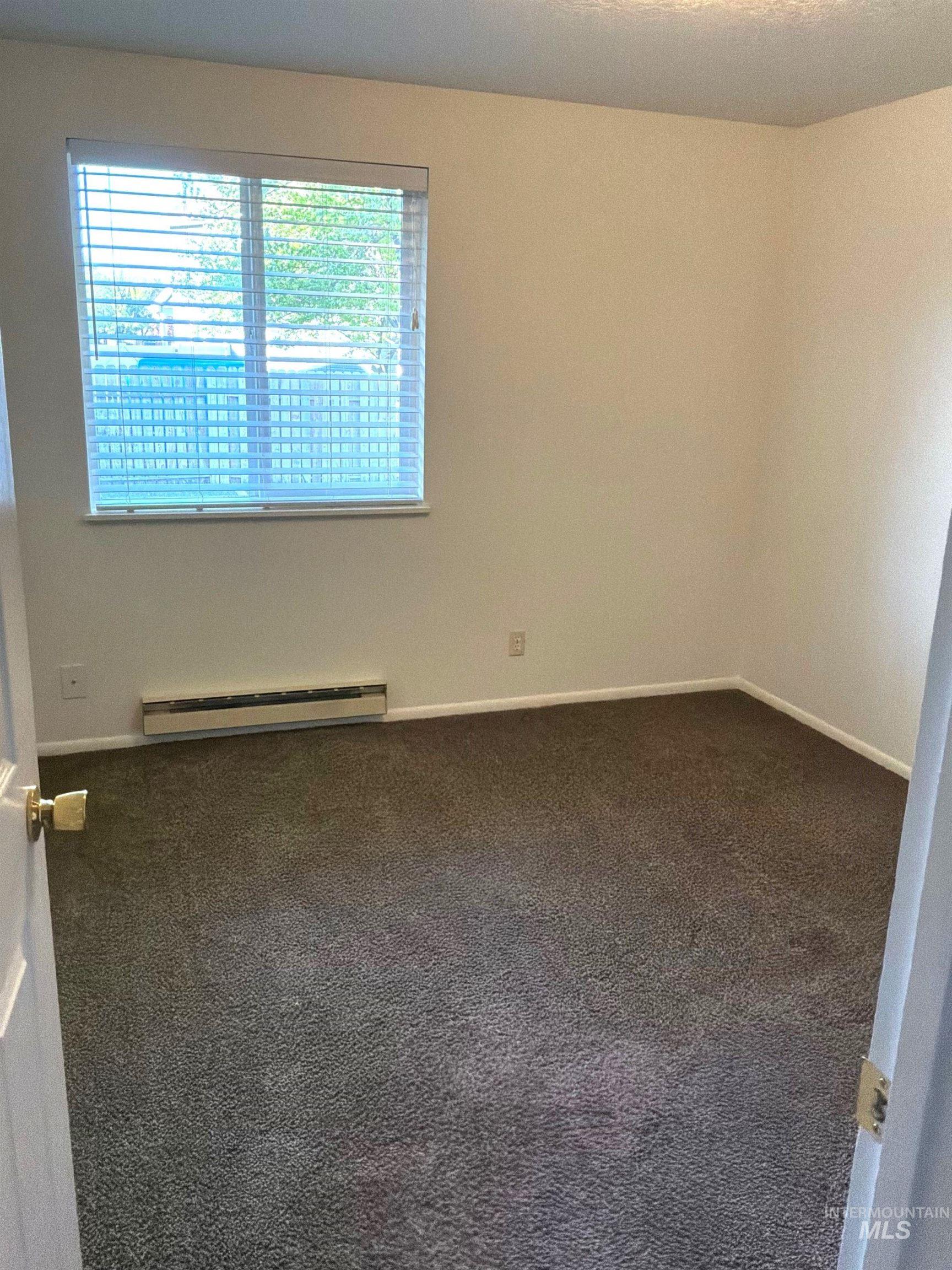 2099 Falls Avenue E, Twin Falls, Idaho 83301, 3 Bedrooms, 2 Bathrooms, Residential For Sale, Price $285,000, 98984091