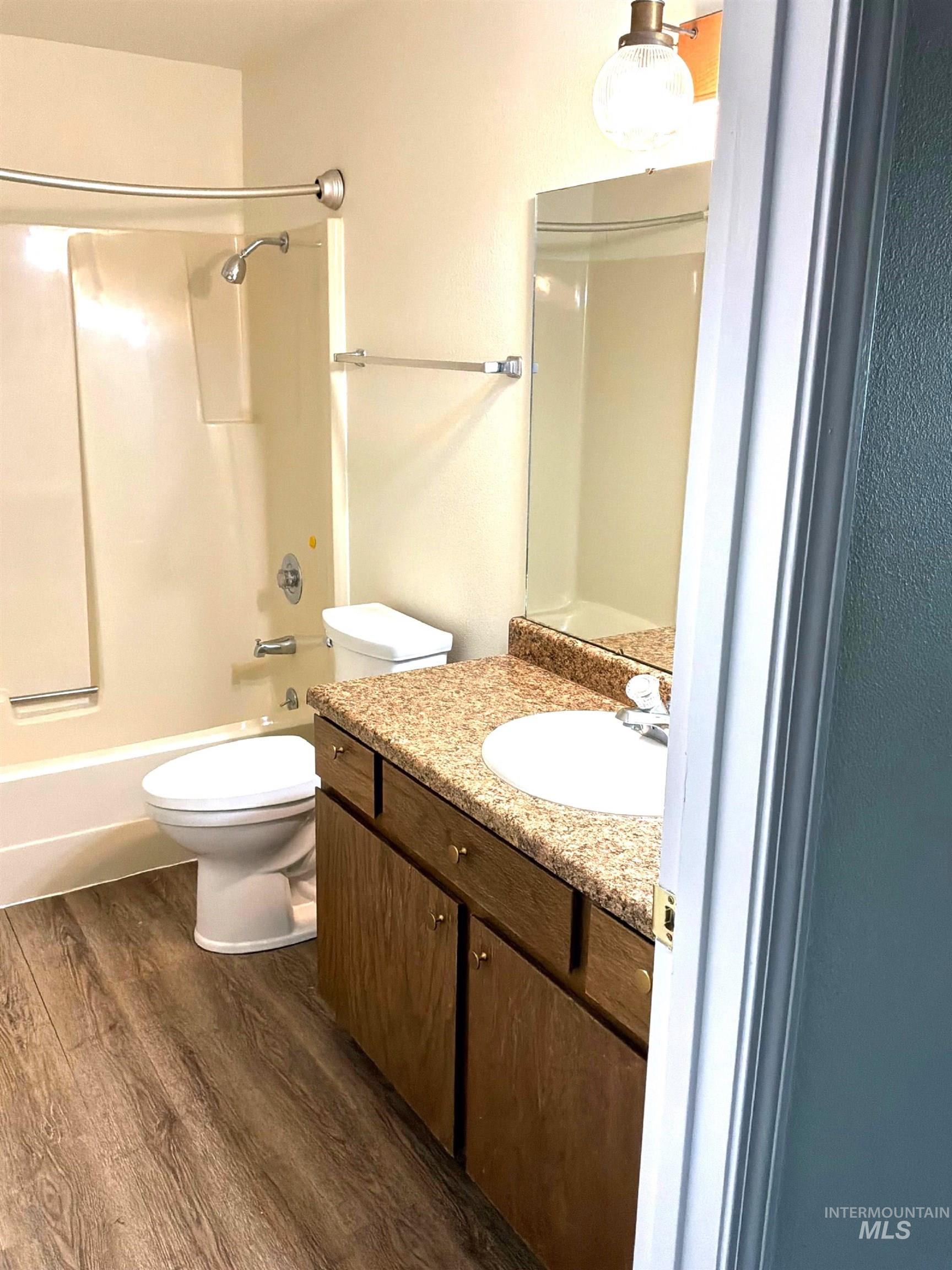 2099 Falls Avenue E, Twin Falls, Idaho 83301, 3 Bedrooms, 2 Bathrooms, Residential For Sale, Price $285,000, 98984091