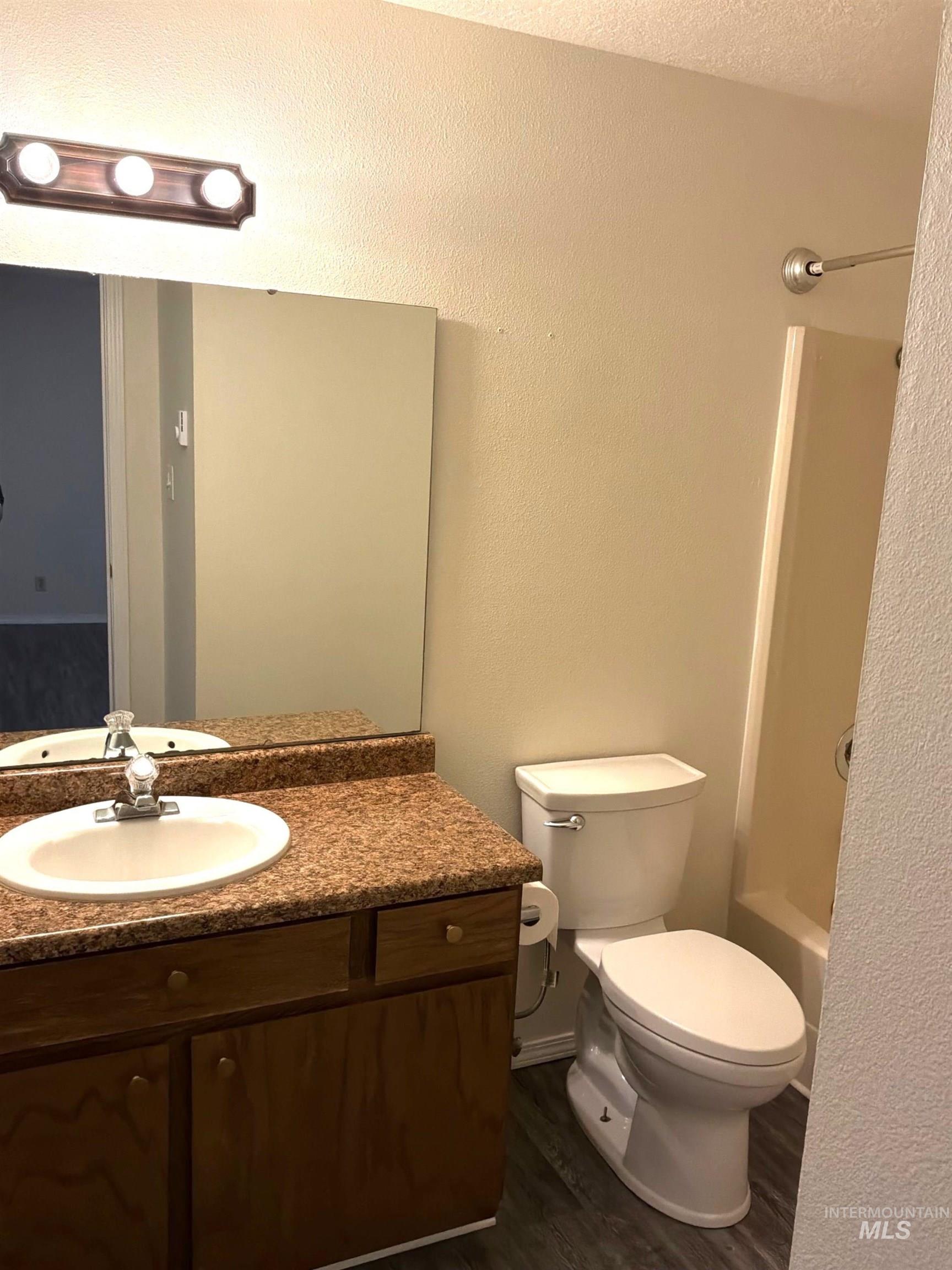 2099 Falls Avenue E, Twin Falls, Idaho 83301, 3 Bedrooms, 2 Bathrooms, Residential For Sale, Price $285,000, 98984091