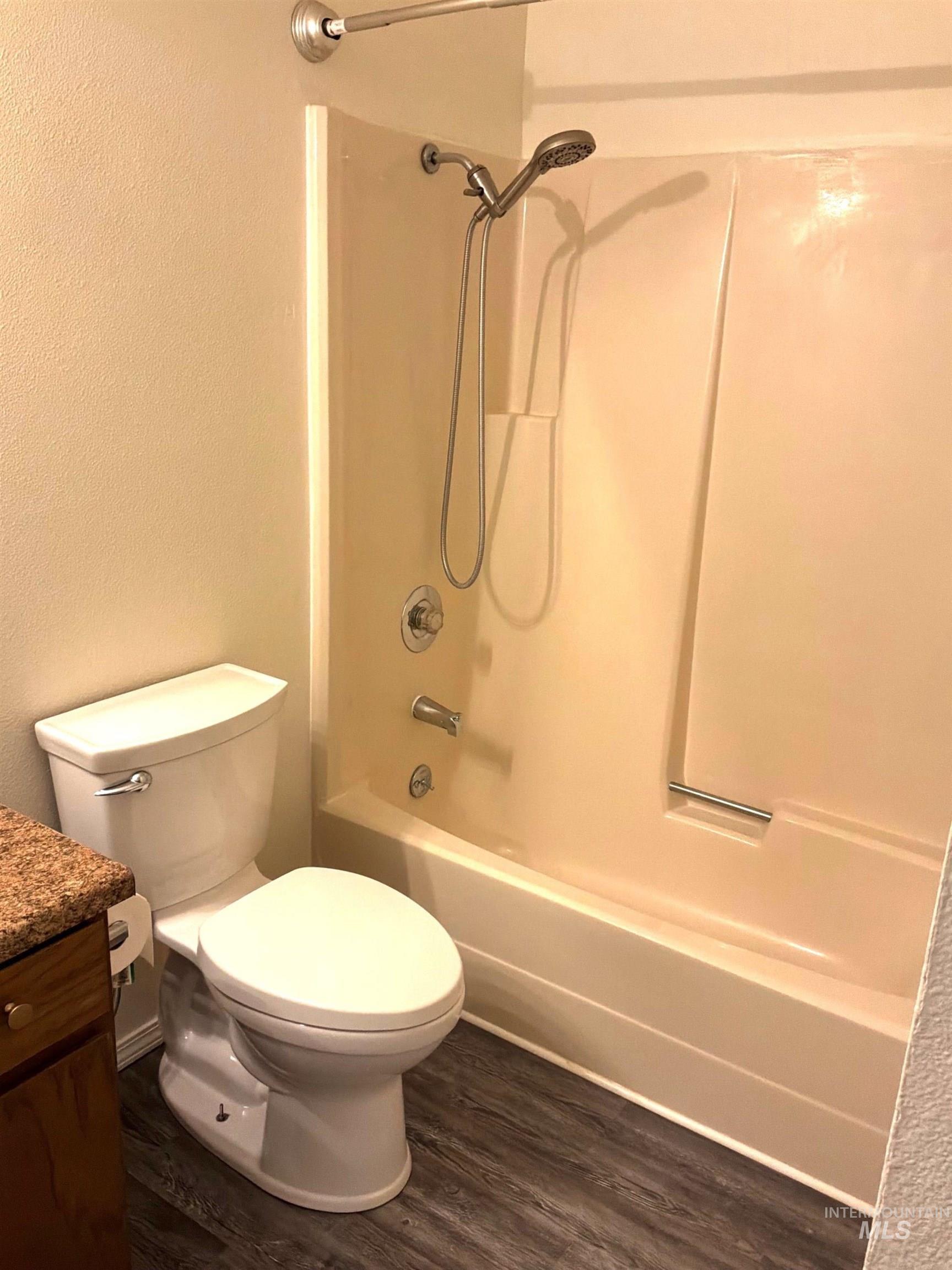 2099 Falls Avenue E, Twin Falls, Idaho 83301, 3 Bedrooms, 2 Bathrooms, Residential For Sale, Price $285,000, 98984091