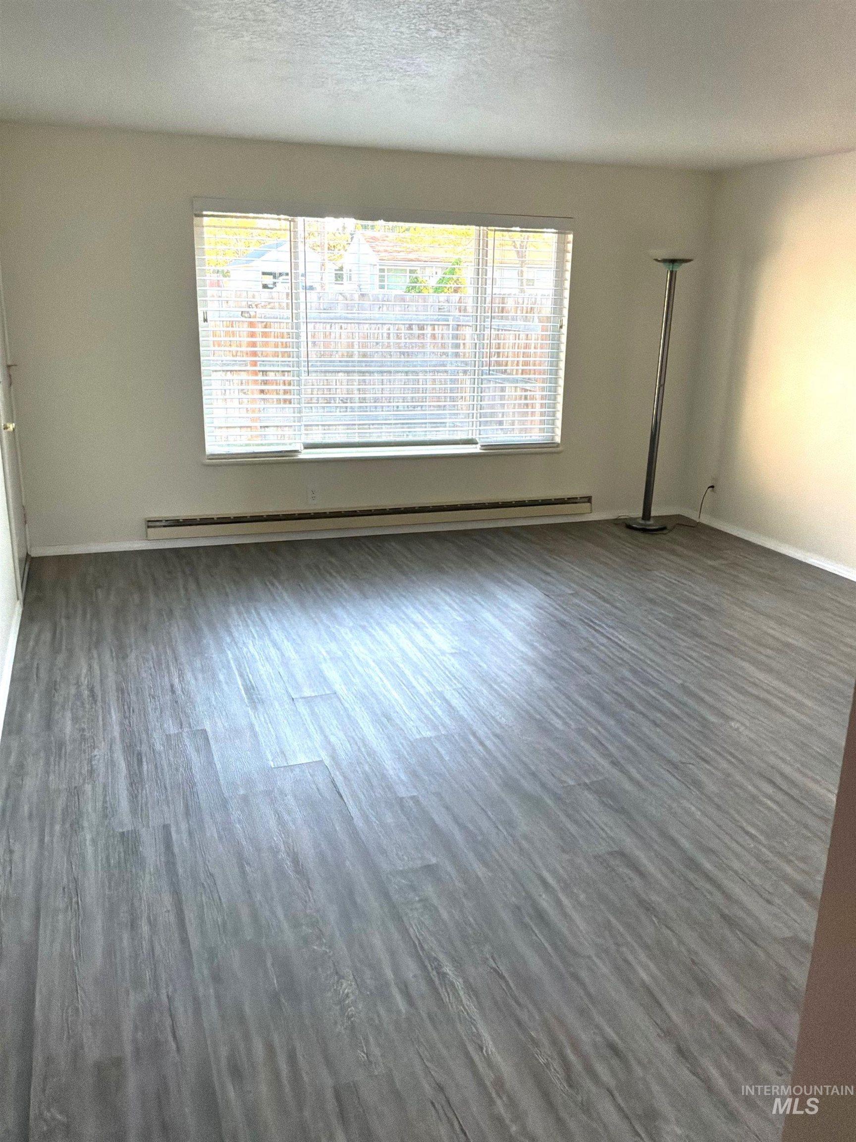 2099 Falls Avenue E, Twin Falls, Idaho 83301, 3 Bedrooms, 2 Bathrooms, Residential For Sale, Price $285,000, 98984091