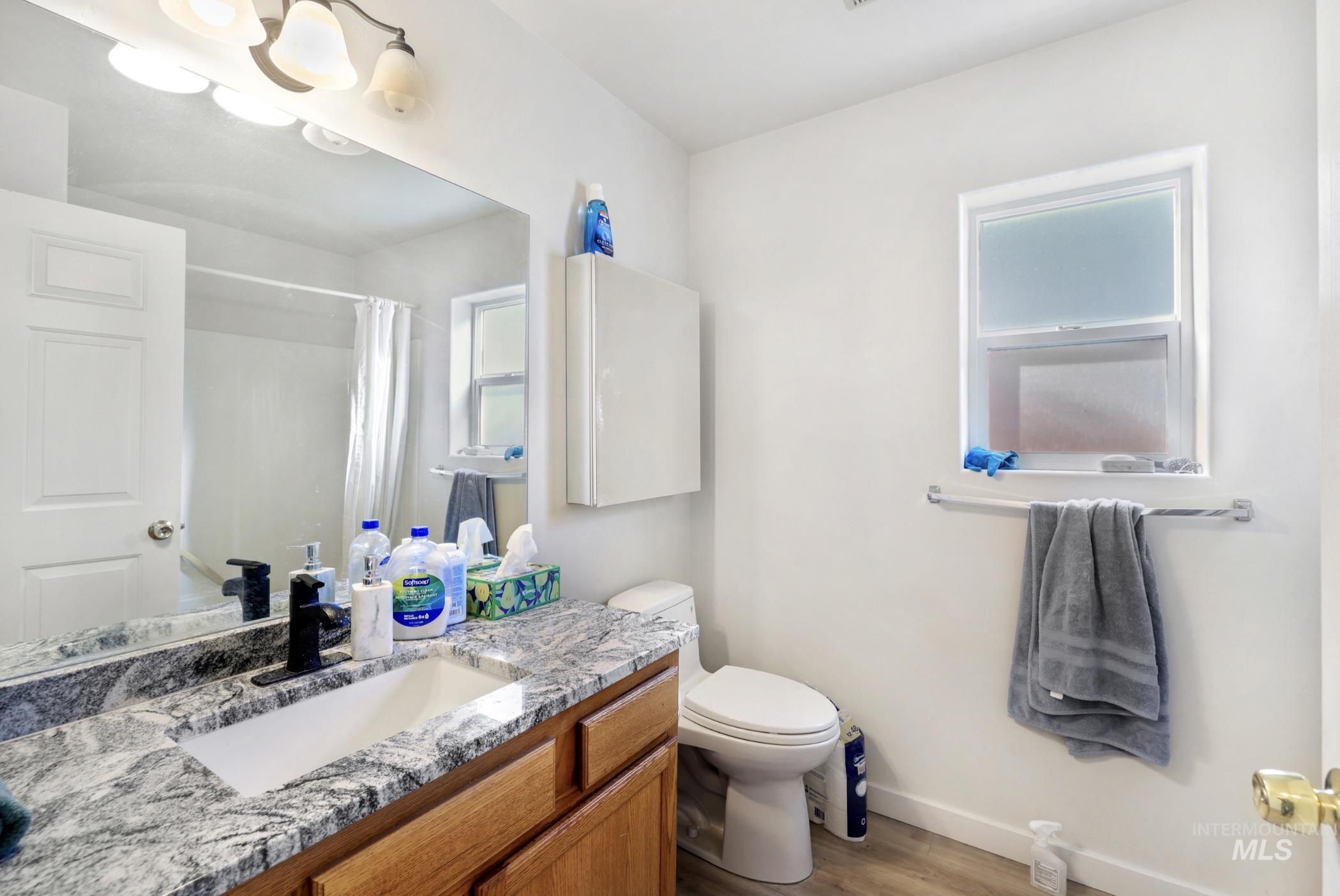 439 Meadowview Lane, Twin Falls, Idaho 83301, 4 Bedrooms, 2 Bathrooms, Residential For Sale, Price $375,000, 98984092