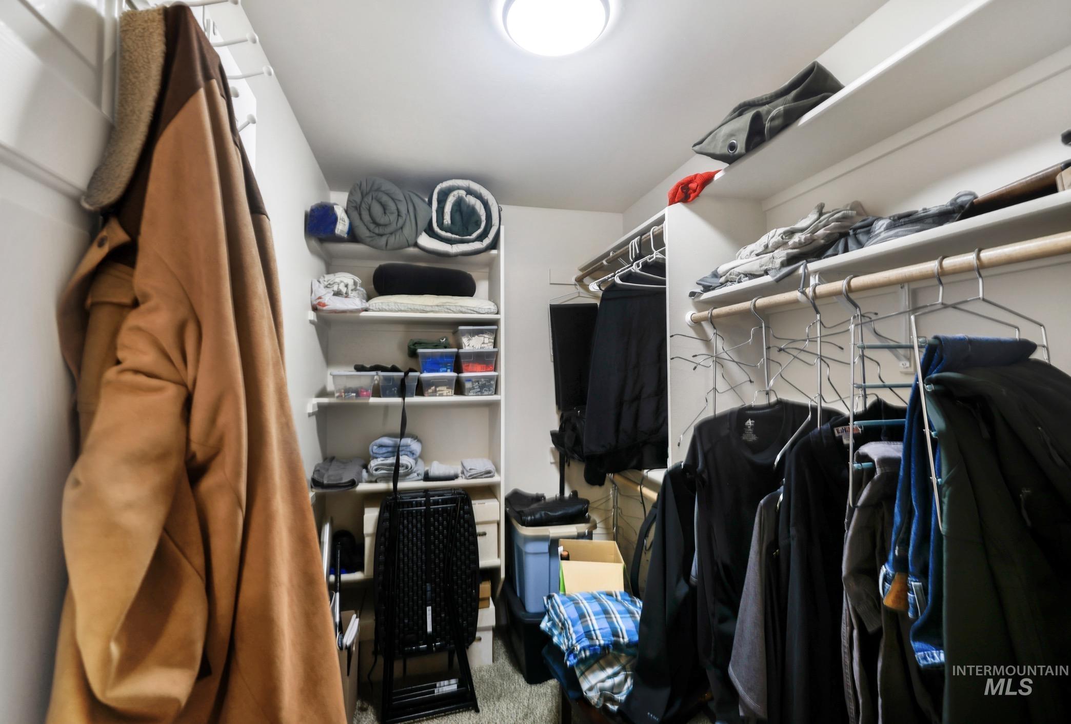 439 Meadowview Lane, Twin Falls, Idaho 83301, 4 Bedrooms, 2 Bathrooms, Residential For Sale, Price $375,000, 98984092