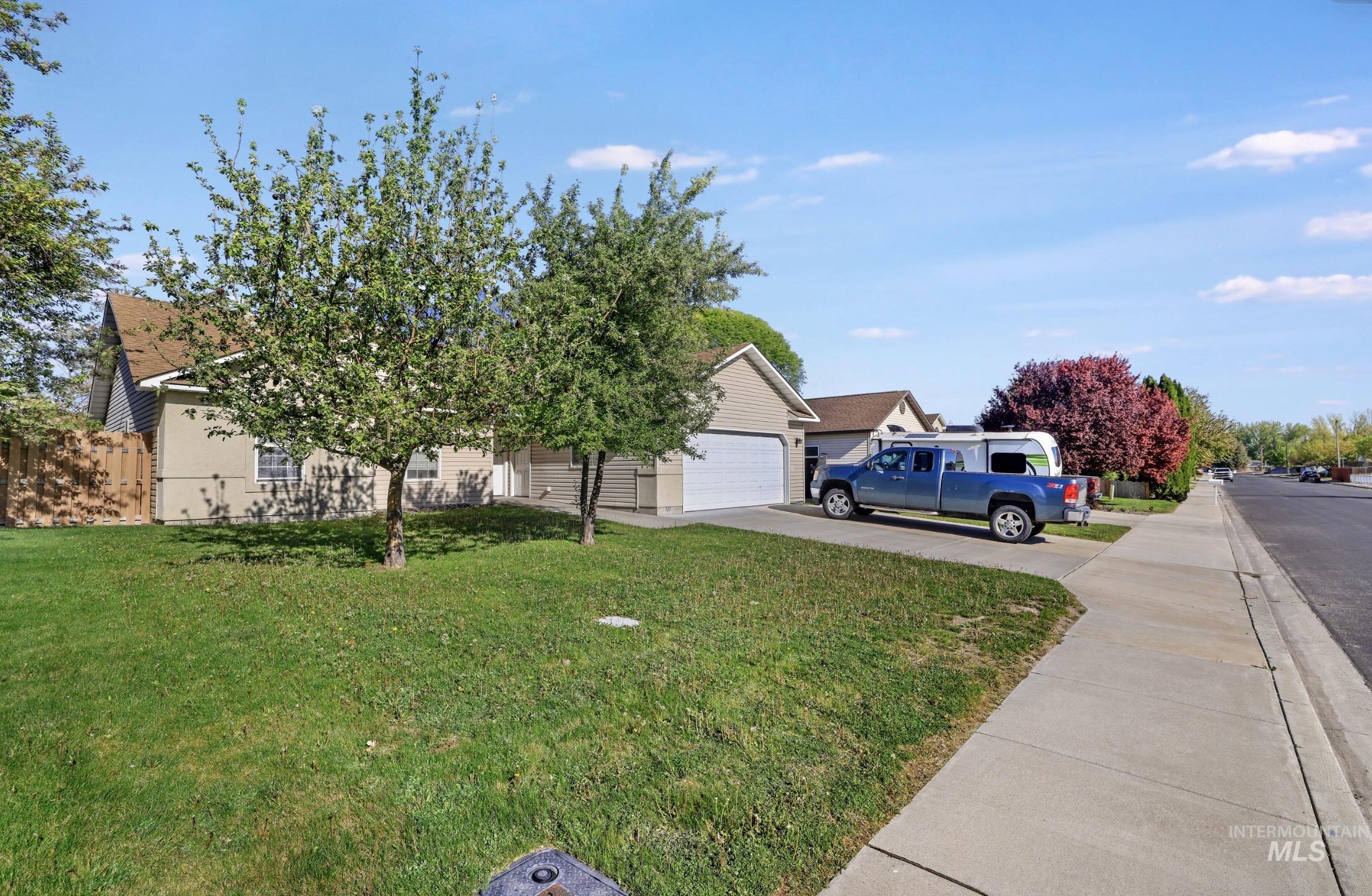 439 Meadowview Lane, Twin Falls, Idaho 83301, 4 Bedrooms, 2 Bathrooms, Residential For Sale, Price $375,000, 98984092